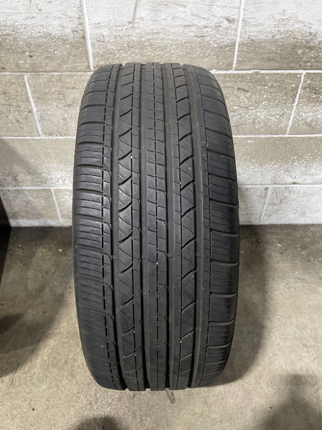 1x P255/45R20 Milestar MS932 Sport 8/32 105 W Used Tire 2554520