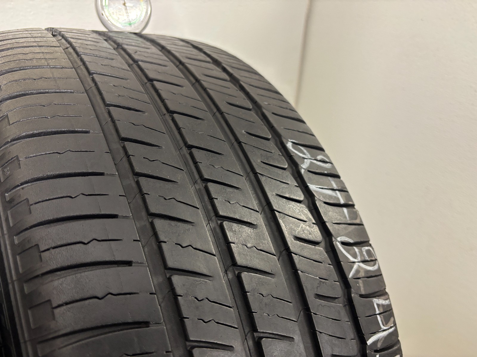 2 Tires 245 40 19 Michelin Primacy Tour A/S Run Flat (6.00-6.50/32=70-76% Tread)