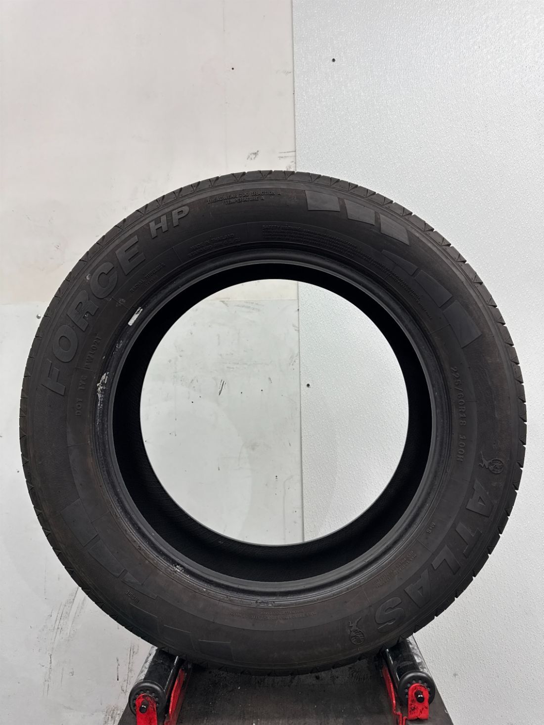 Used P225/60R18 Atlas Force HP 100 H – 9/32