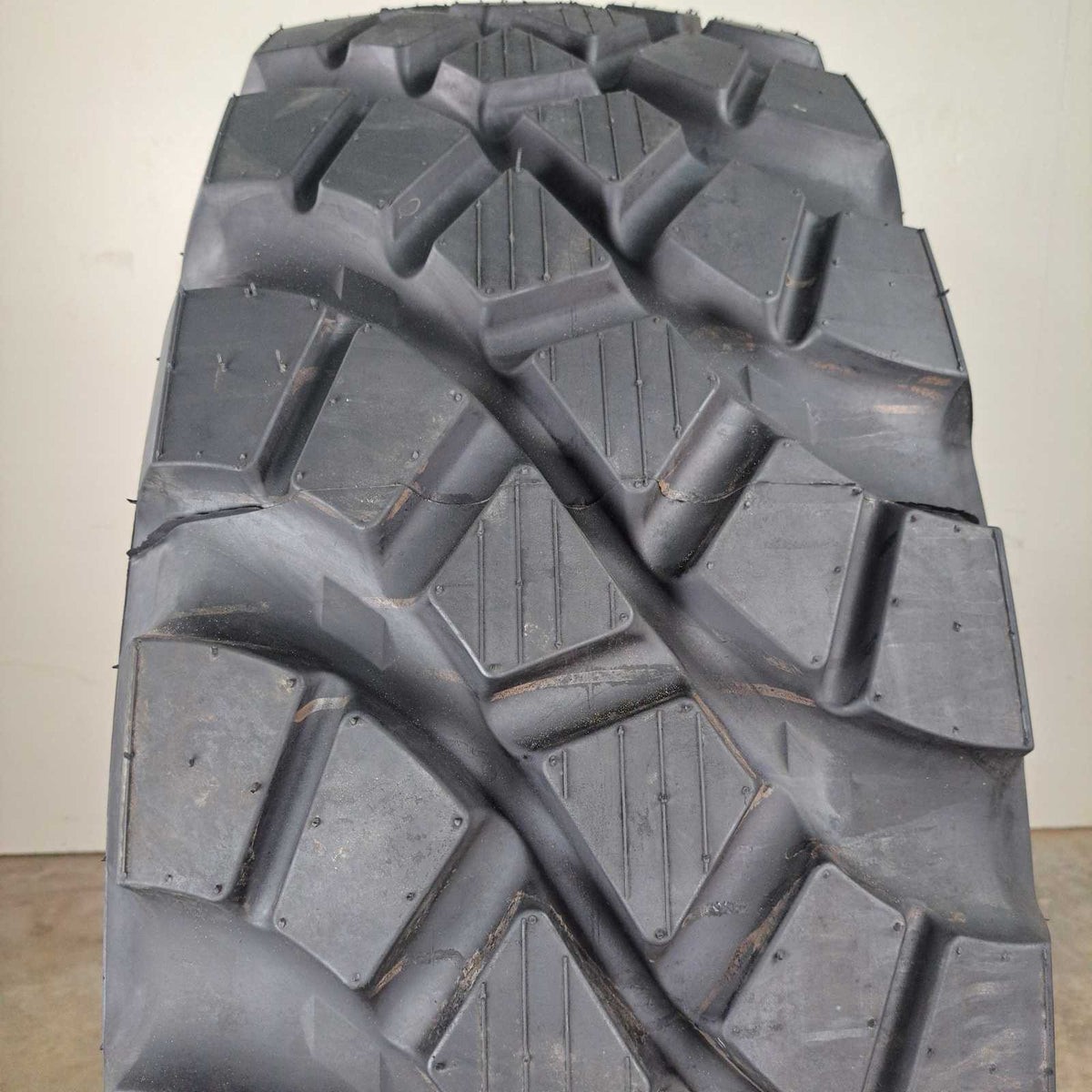 16.00R20 Goodyear AT/2A *NEW*