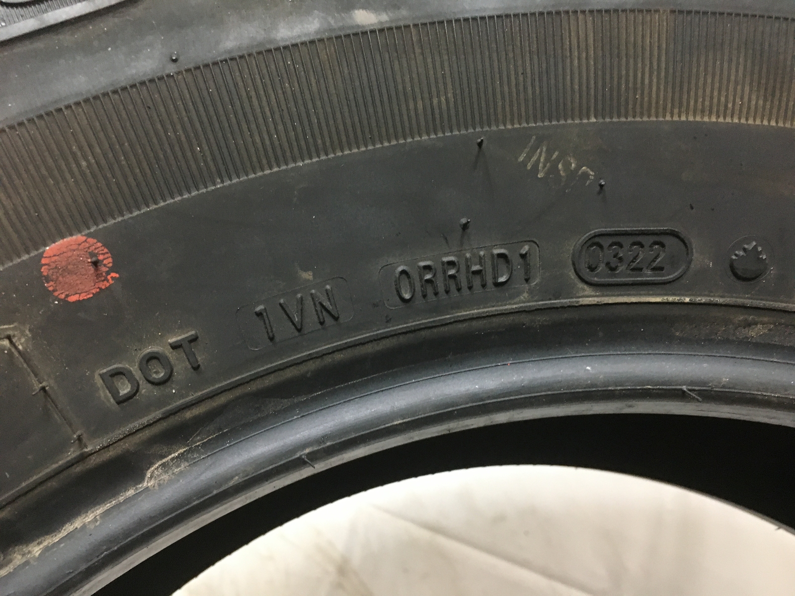 [1] Bridgestone Dueler A/T RH-S P255/75R17 255 75 17 Tire 9.5-9.75/32