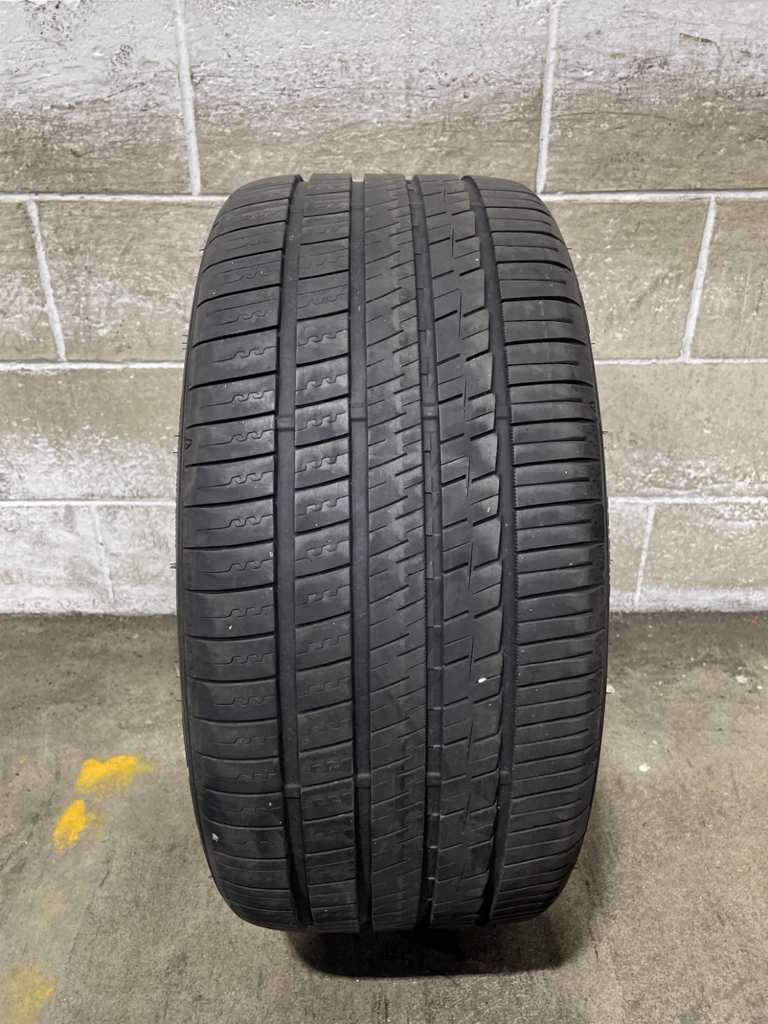 1x P255/35R19 Falken Azenis FK460 A/S 8/32 96 Y Used Tire 2553519