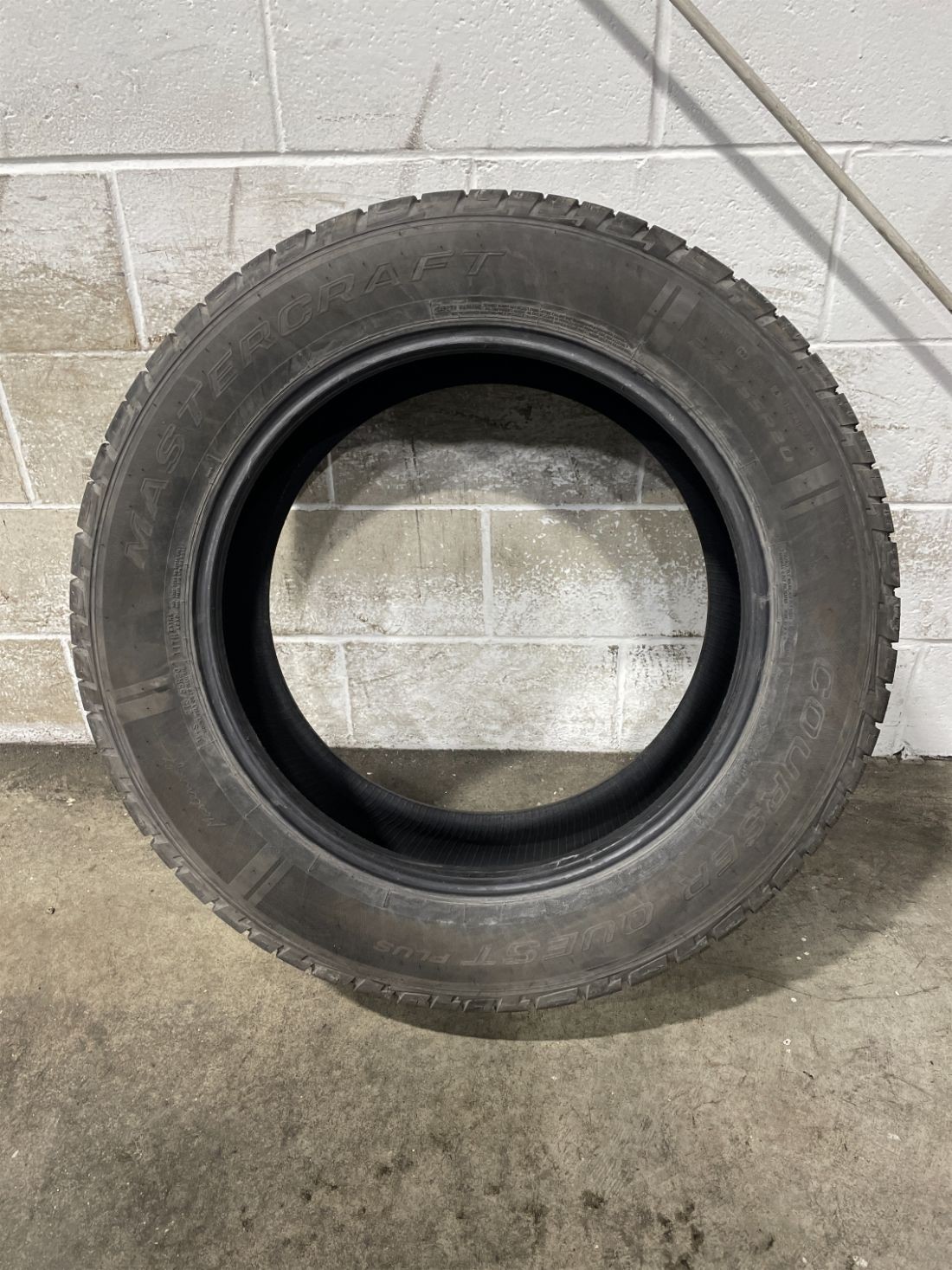 1x P275/55R20 Mastercraft Courser Quest Plus 8/32 117 H Used Tire 2755520