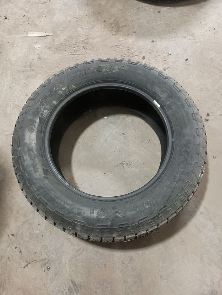 275/60 R20 Tire Goodyear Trailrunner AT 11/32 Tread Depth 3134102