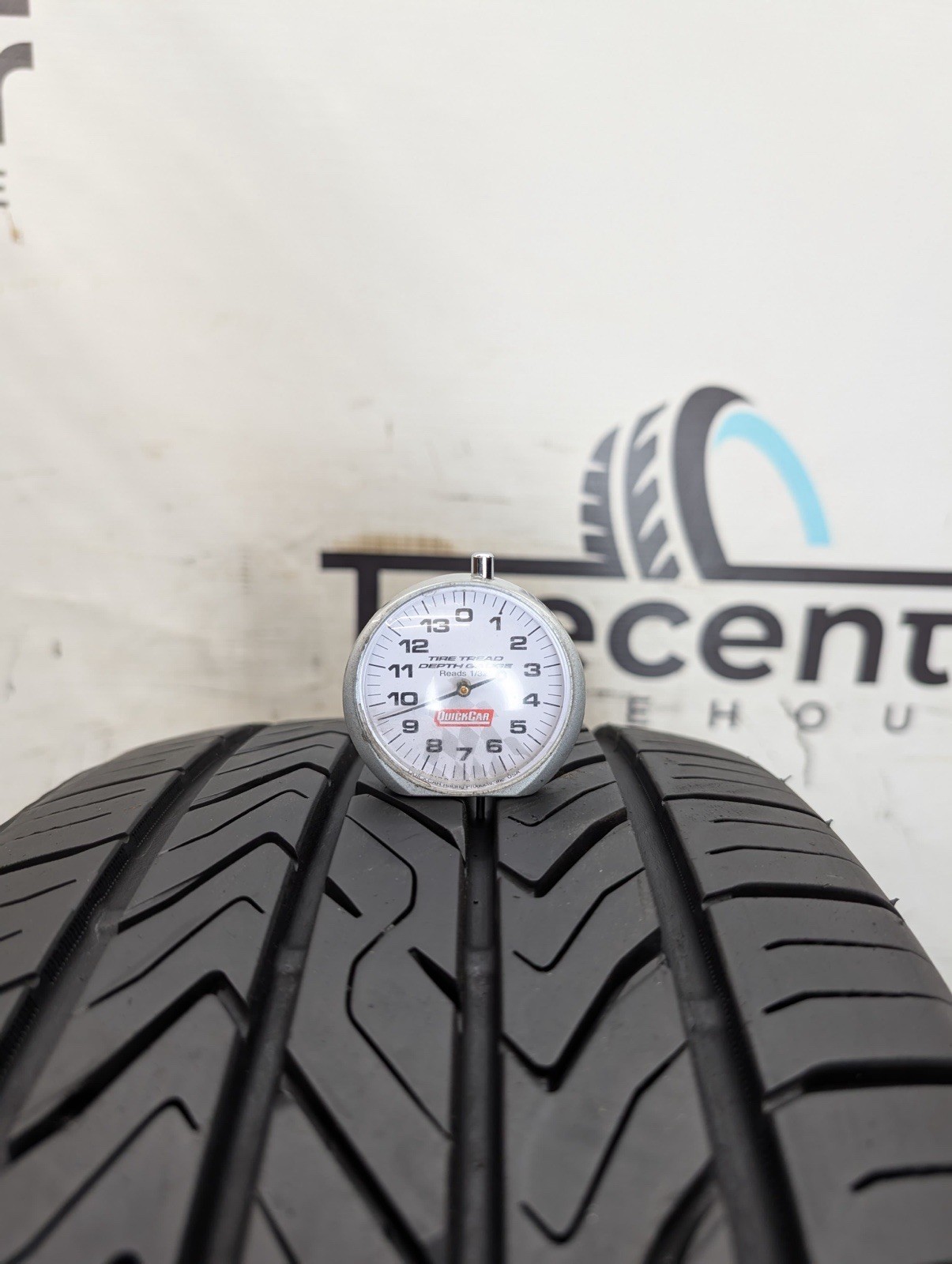 LIKE NEW 225/55R16 Toyo Extensa A/S II – 99H – 9.5/32