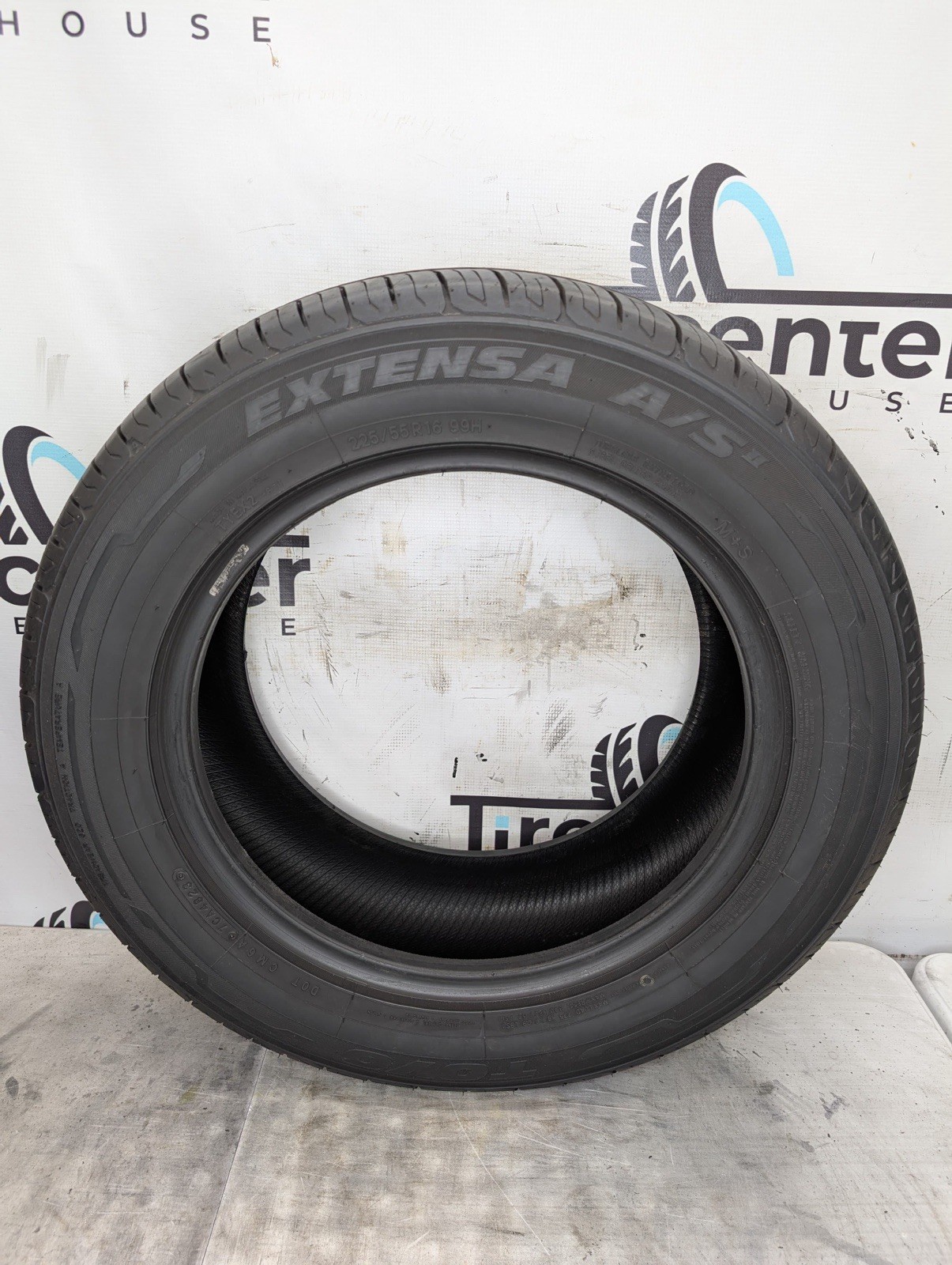 LIKE NEW 225/55R16 Toyo Extensa A/S II – 99H – 9.5/32