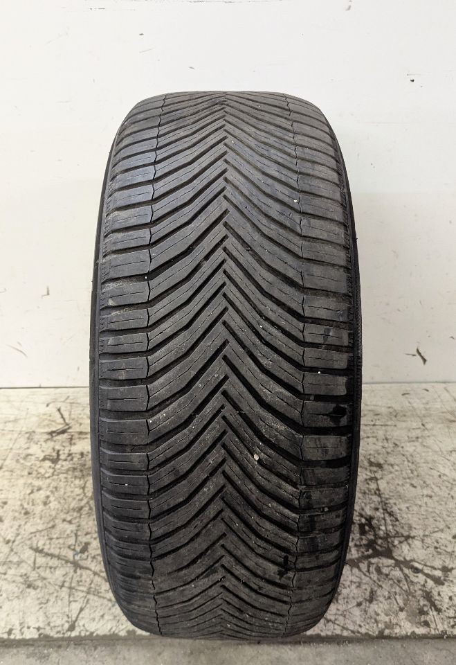 USED – 275/55/19 Michelin CrossClimate Tire – 7/32″