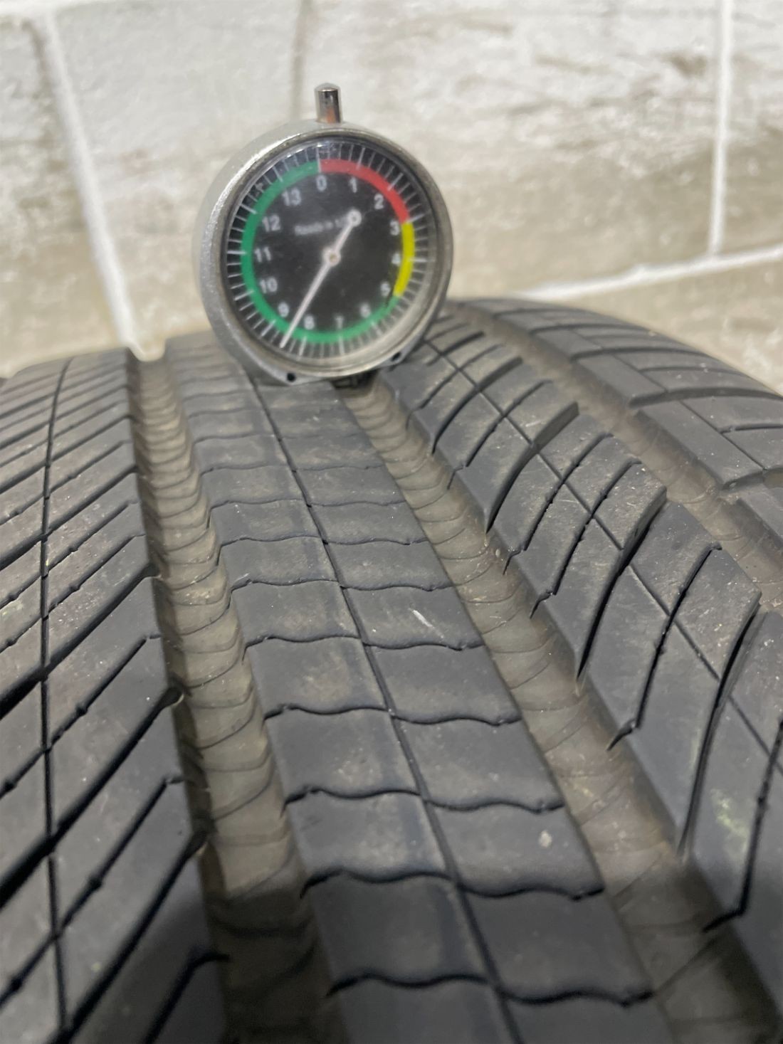 4x P255/40R20 Hankook iON EVO AS SUV EV TO 8/32 101 V Used Tires 2554020
