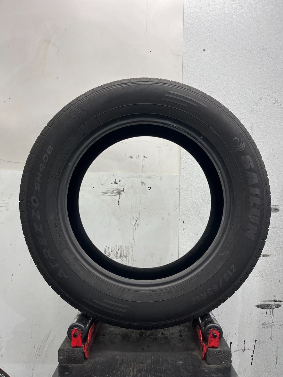 1 Used P215/65R17 Sailun Atrezzo SH408 99 H – 8/32