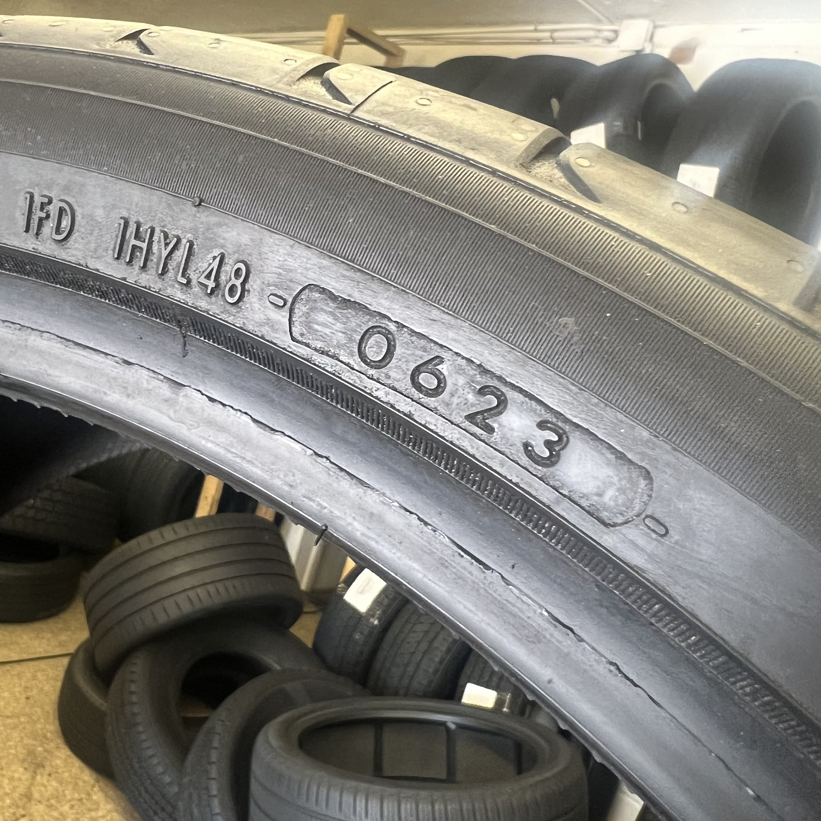 1 Tire LikeNew Yokohama Advan Sport V107 BMW HL 315/30R23 315/30R23 111Y