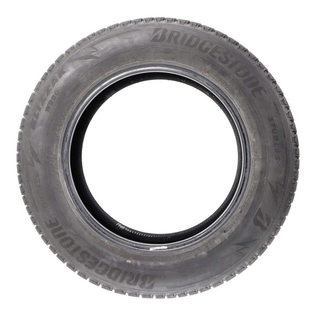Used 225/65R17 Bridgestone Blizzak WS90 Studless 102H – 9/32