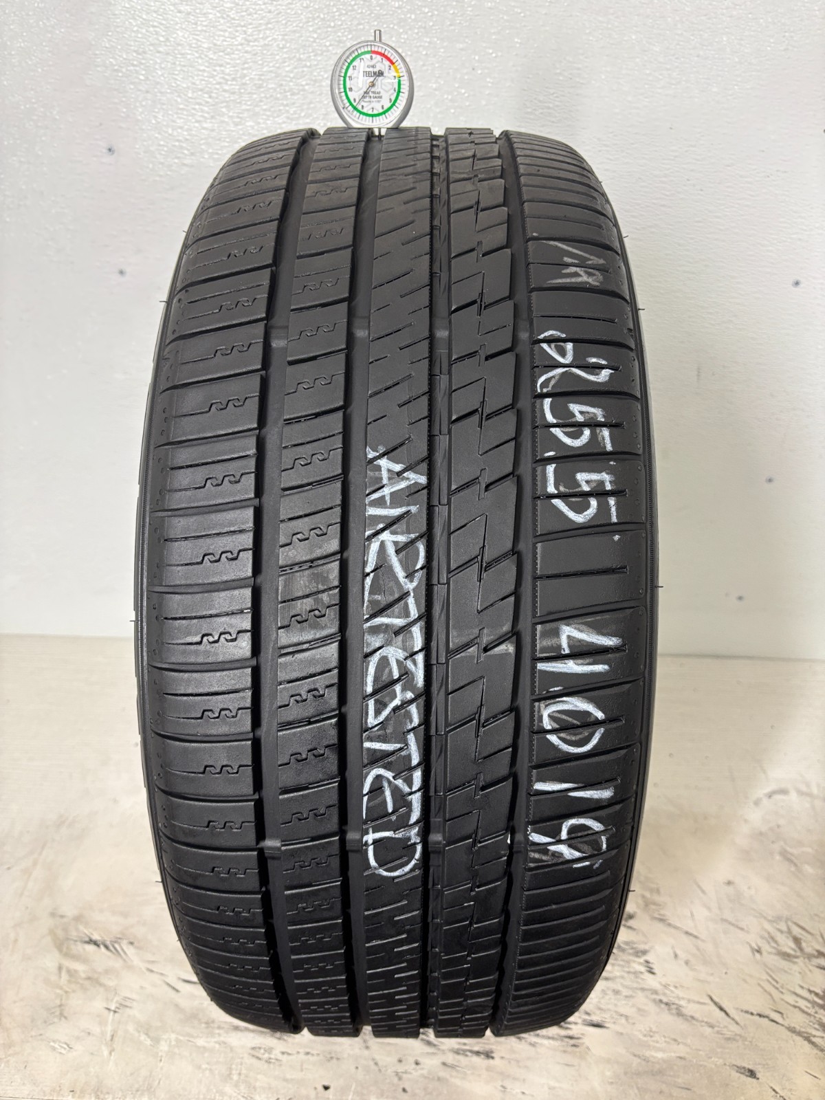 1 Tire 255 40 19 Falken Azenis FK460 A/S (80% Tread Left) NO REPAIRS 100Y