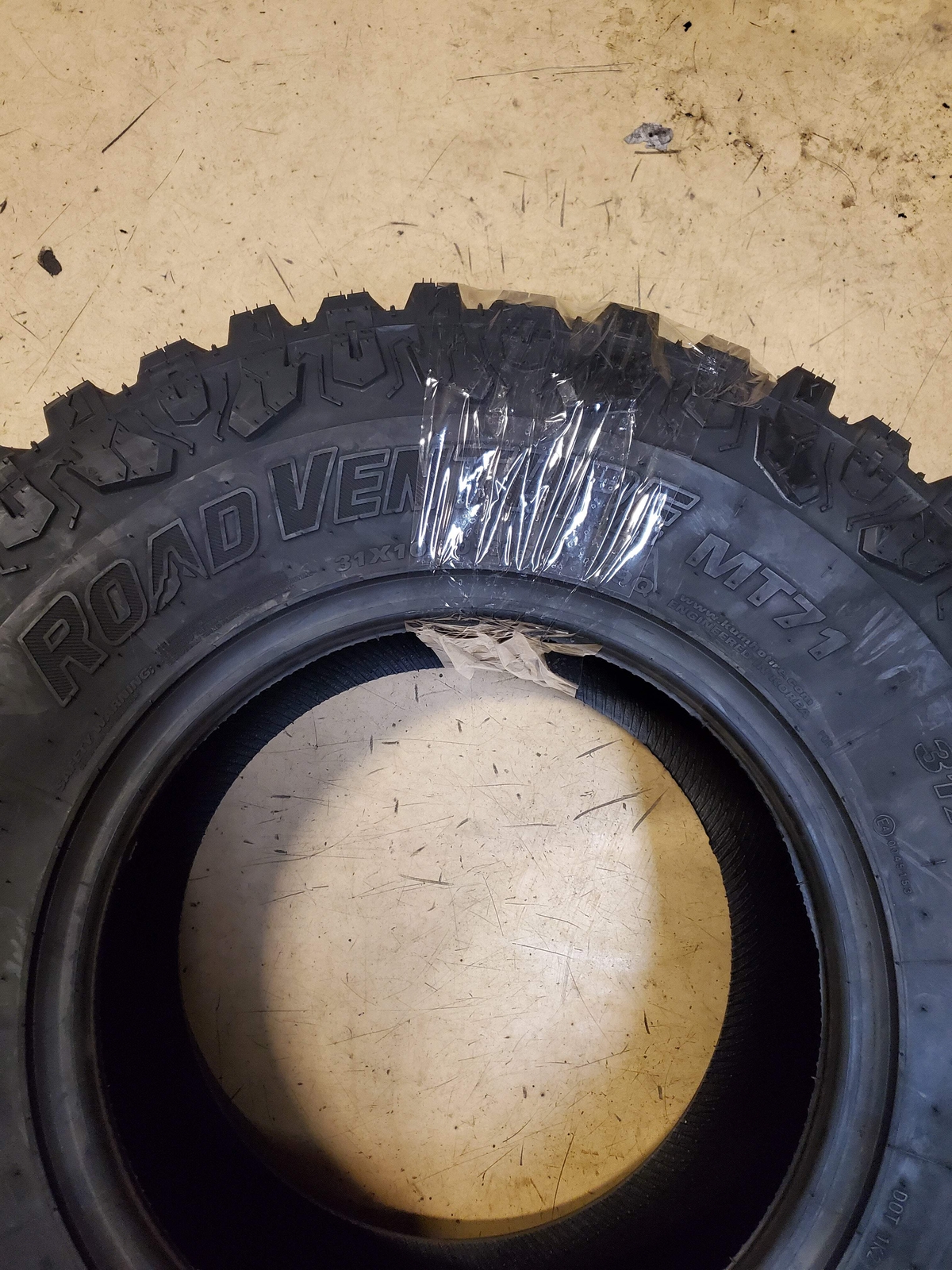 NOS KUMHO ROADVENTURE MT71 BSW LT 31 10.50 15 109Q 6PLY MUD TIRE 2270733