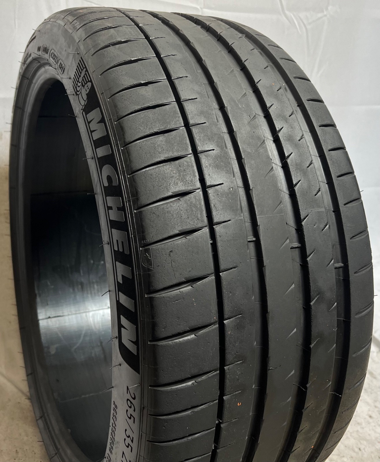 1 – TAKEOFF 265/35ZR20 XL (99Y) Michelin Pilot Sport 4 S (MO1) Mercedes – 6011