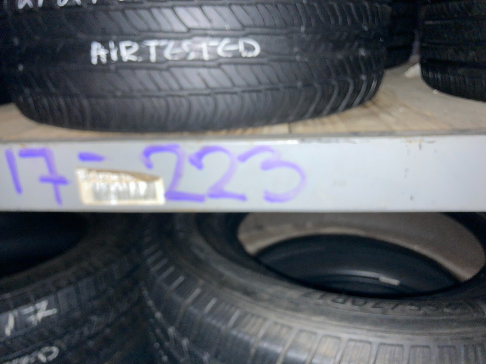 1 Tire 255 70 17 Michelin Defender LTX M/S (8.50/32 Tread Left) 112T