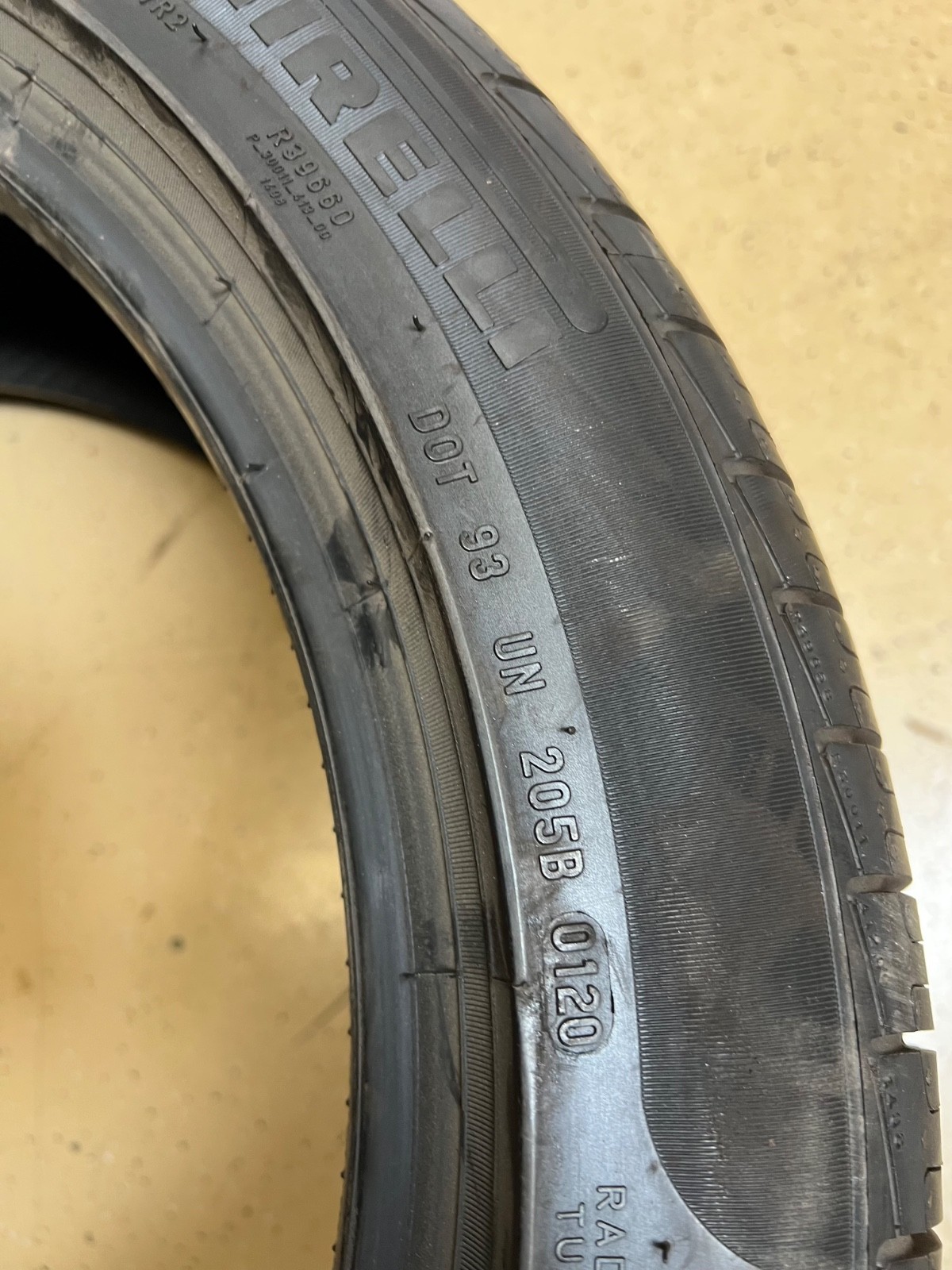 2 Like NEW 275/40R18 XL (103H) Pirelli Cinturato P7 Run Flat (*) BMW OEM – 2123