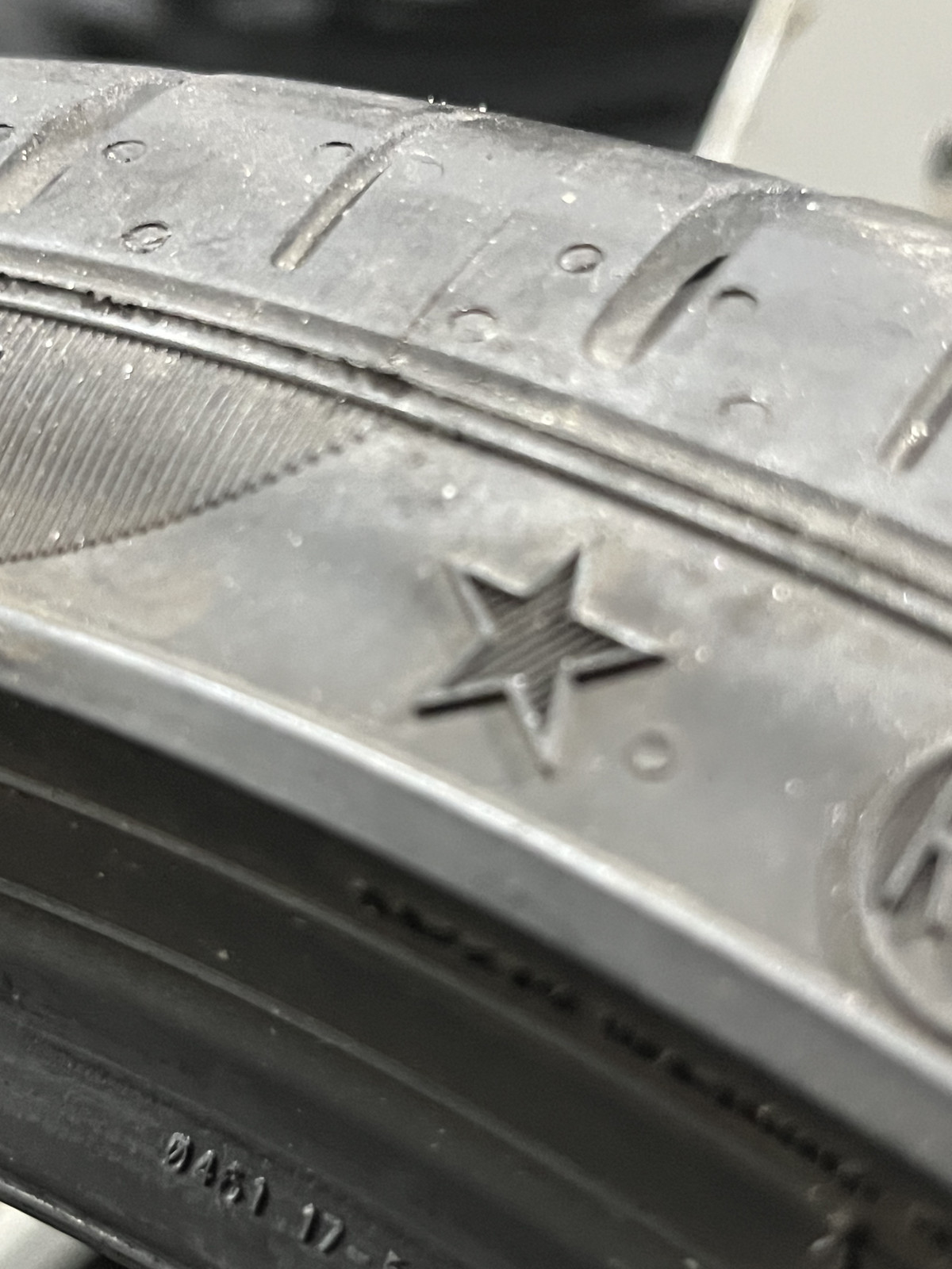 1 Pirelli P Zero PZ4 Run Flat ★ BMW 205/40R18 86W DOT.2423 5.75/32 NO Patch