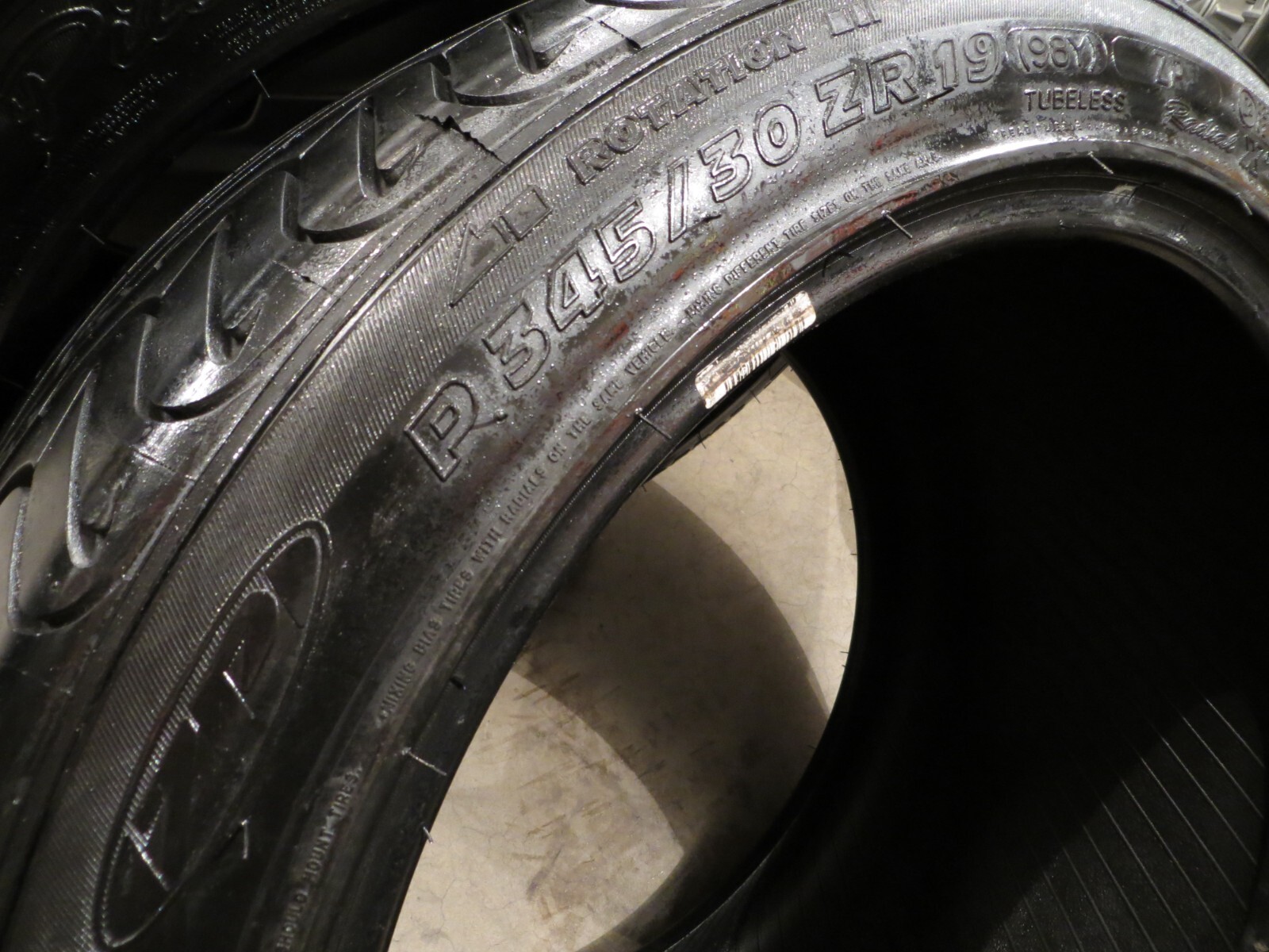 ALMOST NEW 2 TWO MICHELIN PILOT SPORT ORIGINAL ZP P345/30ZR19 98Y 345 30 19 3215