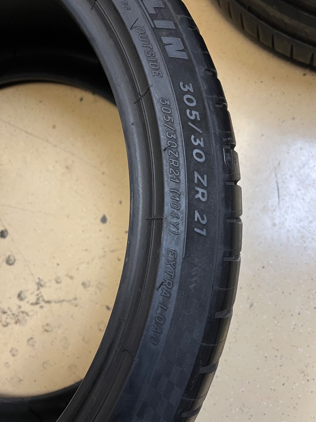 2 – NO REPAIRS 305/30ZR21 XL (104Y) Michelin Pilot Sport 4 S (MO1A) – 1164
