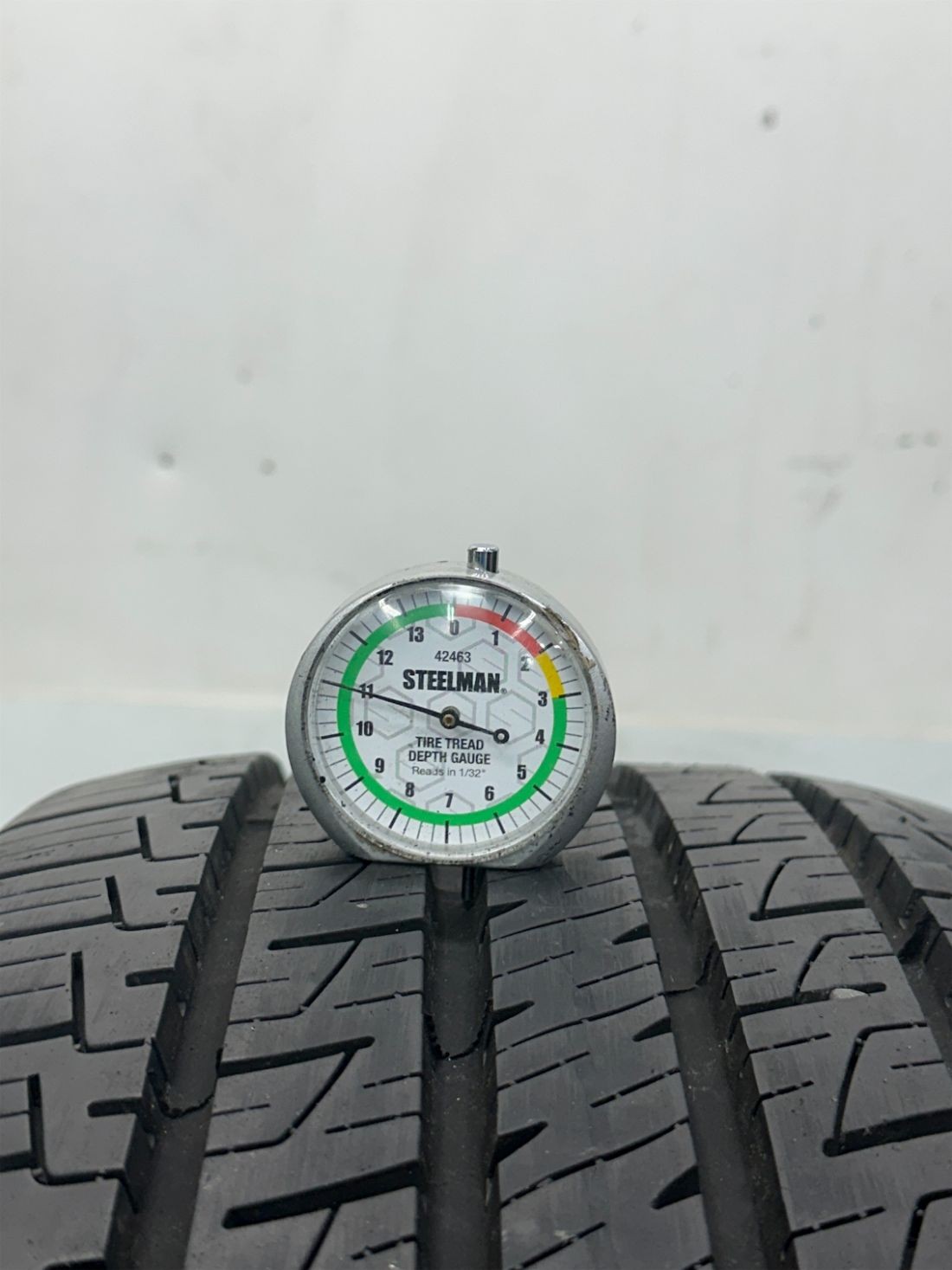 1 Used P235/50R19 Goodyear Assurance MaxLife 99 V – 11/32