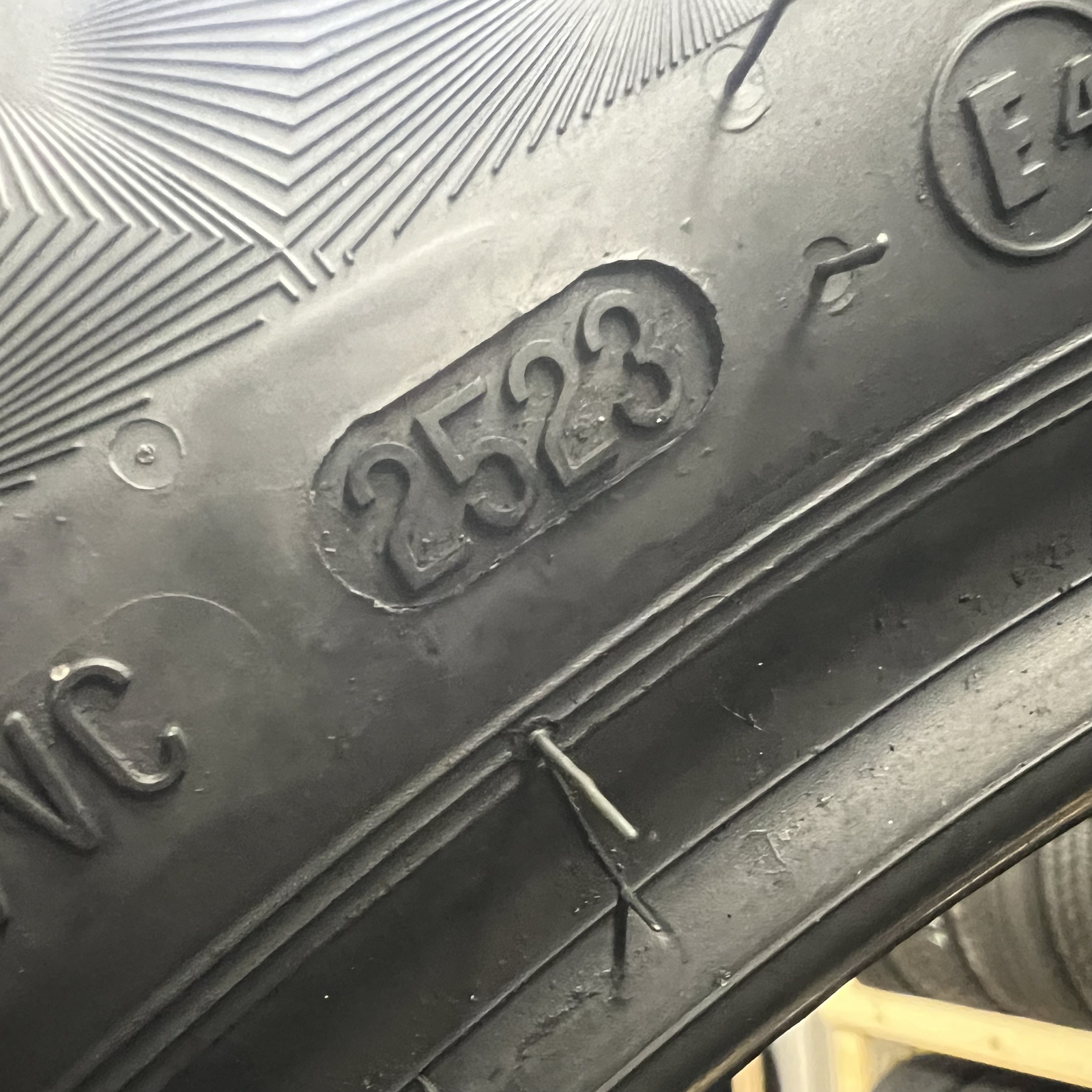 HIGH TREAD TIRE 1 Continental PremiumContact 6 SSR RunFlat 315/35R22 No Patch