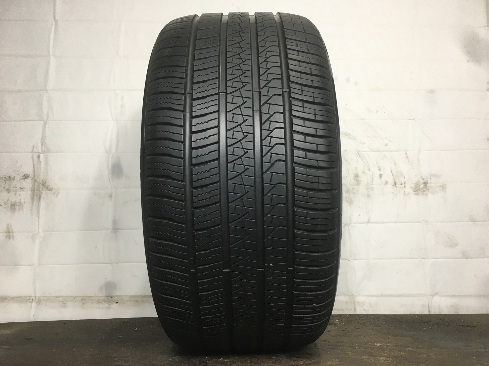 [1] Pirelli Scorpion Zero All Season P315/40R21 315 40 21 Tire 8.5-9.25/32
