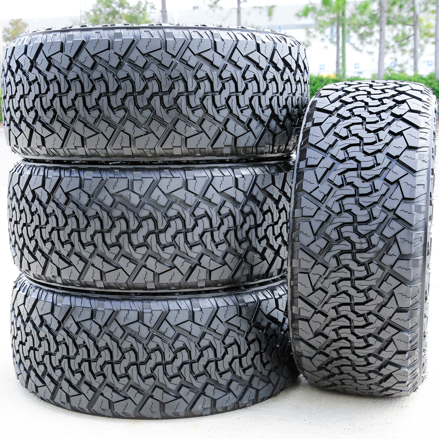 Tire Venom Power Terra Hunter X/T LT 33X14.50R24 F 12 Ply XT Extreme Terrain