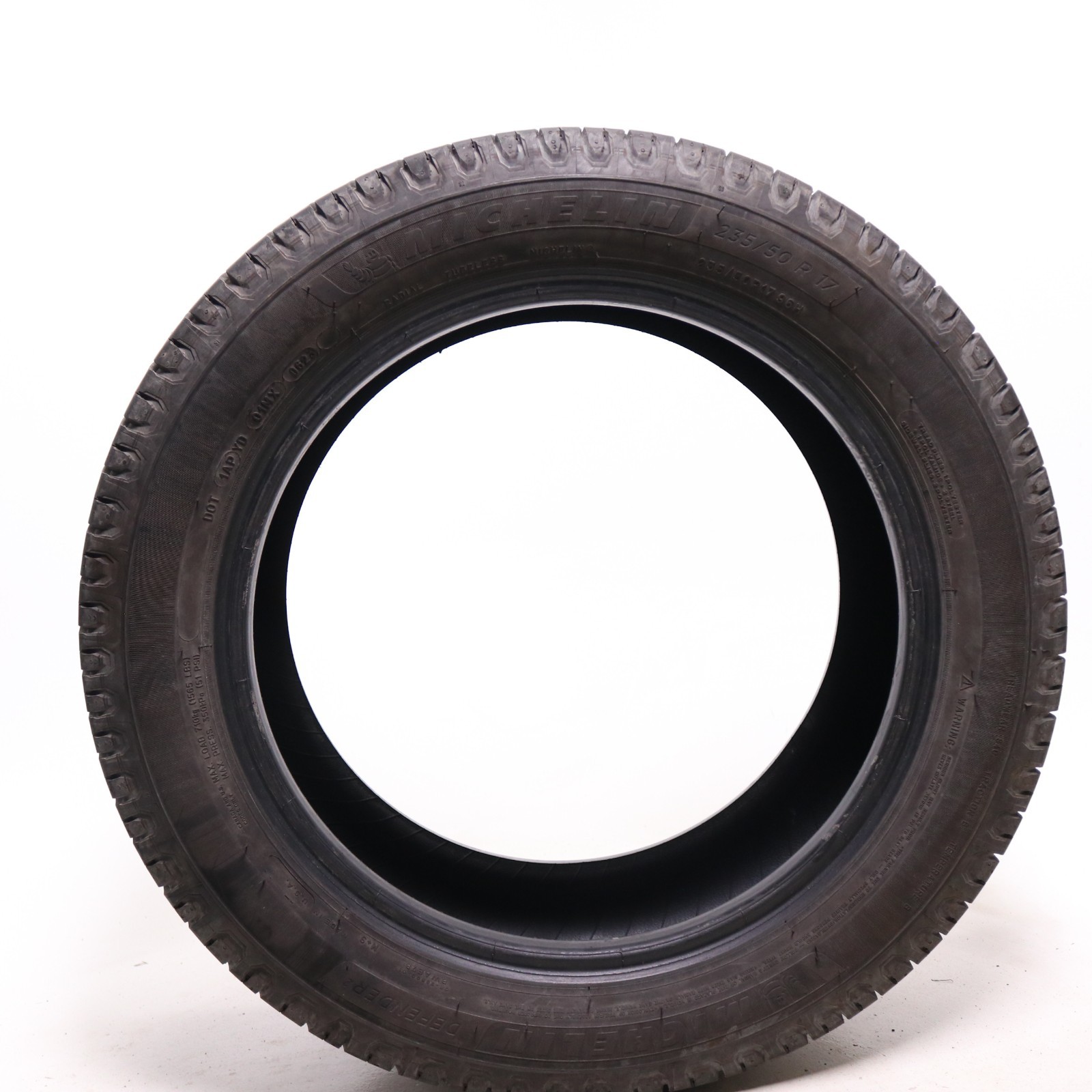 Set of 2 Used 235/50R17 Michelin Defender 2 – 96H – 9-10/32