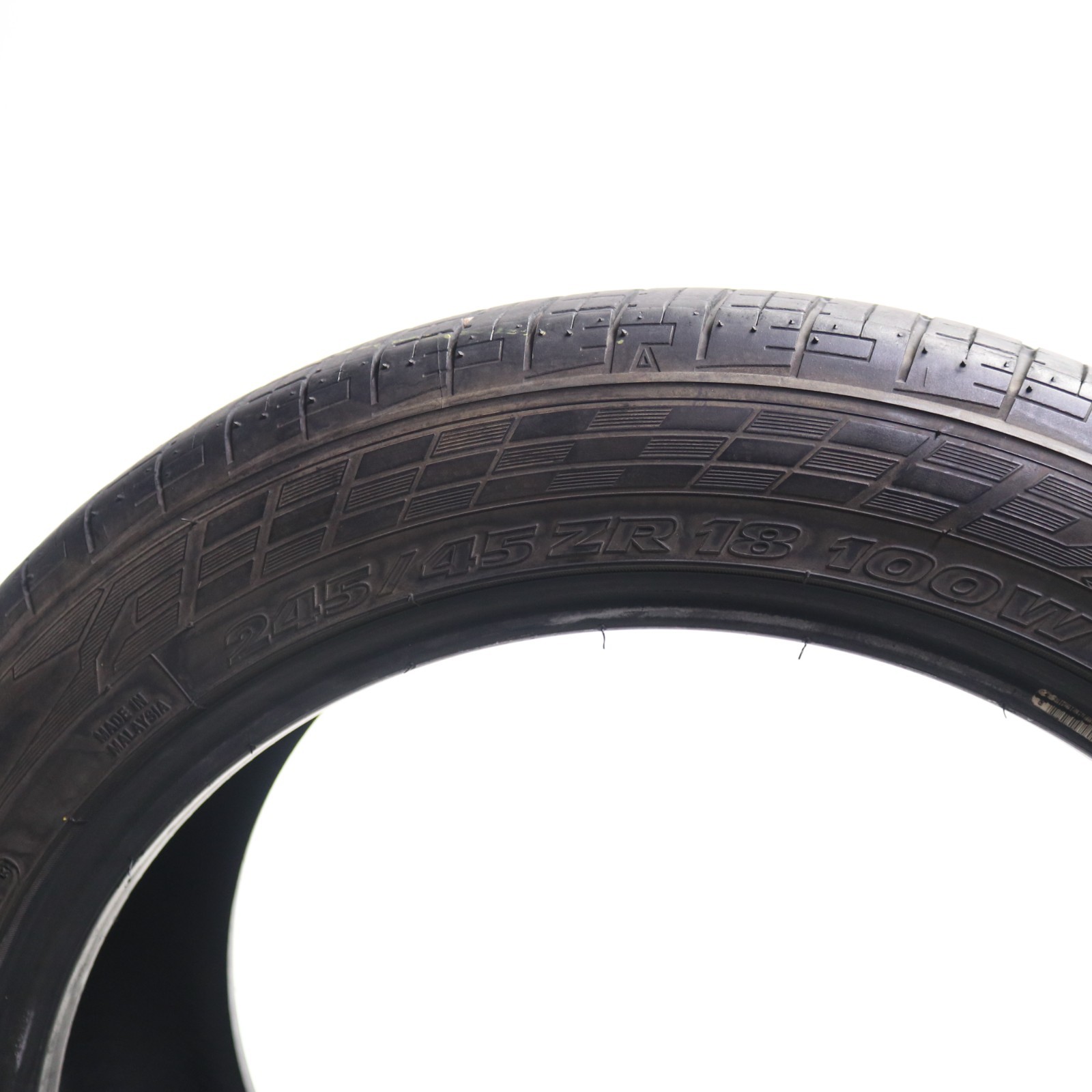Used 245/45ZR18 Road Hugger GTZ – 100W – 7/32