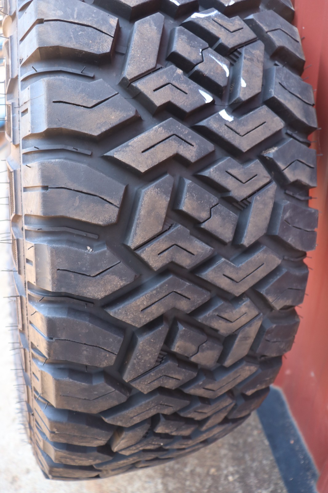 TIRE FURY COUNTRY HUNTER R/T 37X12.50 R20 LT 20″ 126Q