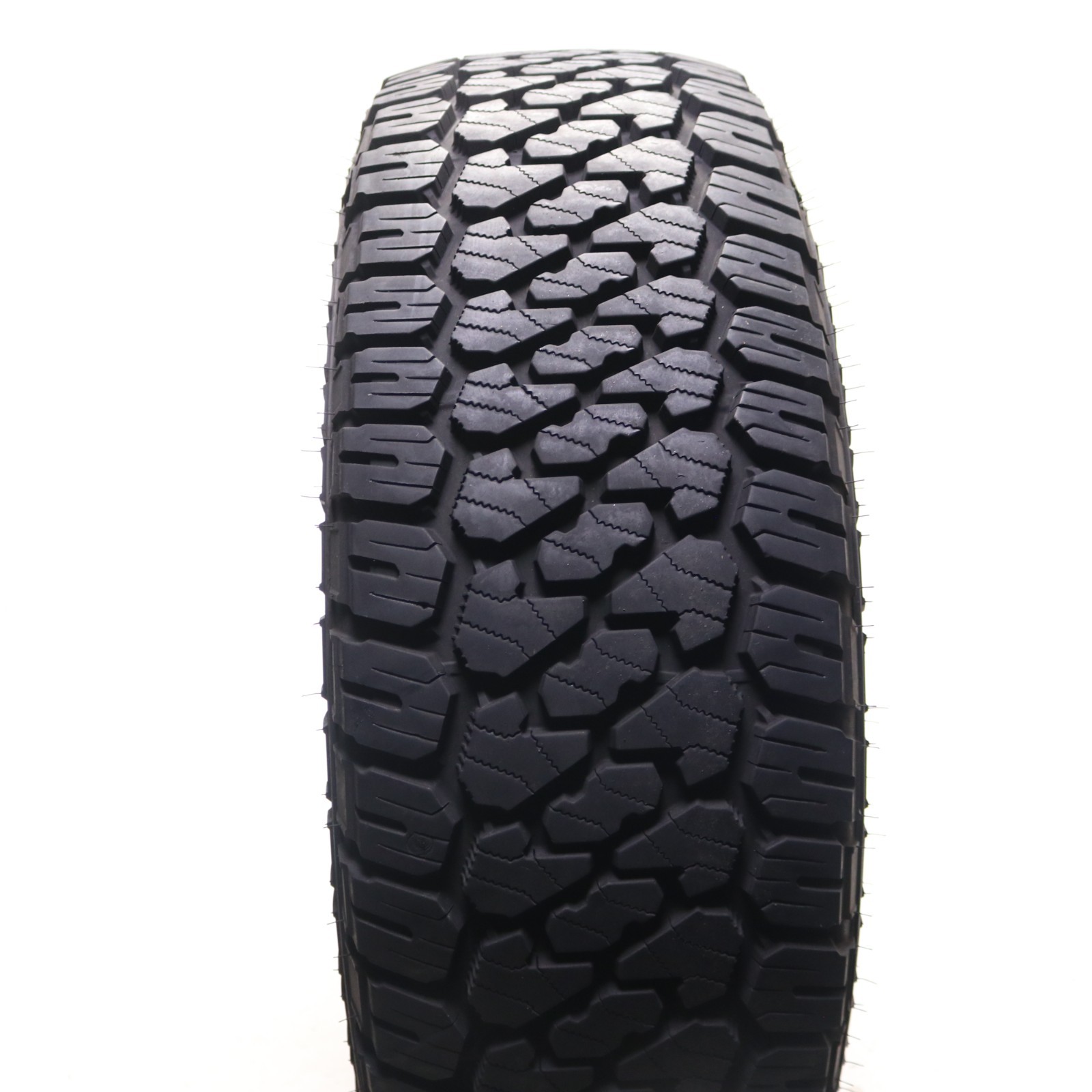 Used LT 265/70R18 Firestone Destination X/T – 124/121S – 13.5/32