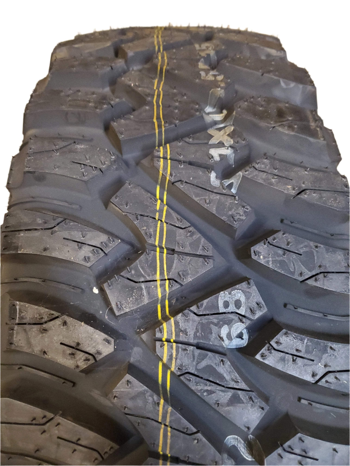NOS KUMHO ROADVENTURE MT71 BSW LT 31 10.50 15 109Q 6PLY MUD TIRE 2270733