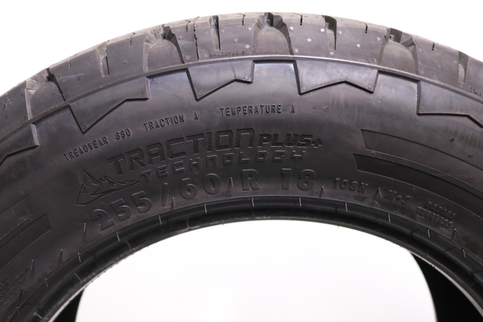 Set of 2 Used 255/60R18 Continental CrossContact ATR – 108H – 11-11.5/32