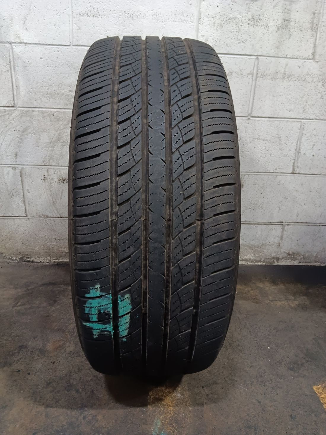 1x P285/45R22 West Lake SU 318 H/T 9/32 114 H Used Tire 2854522