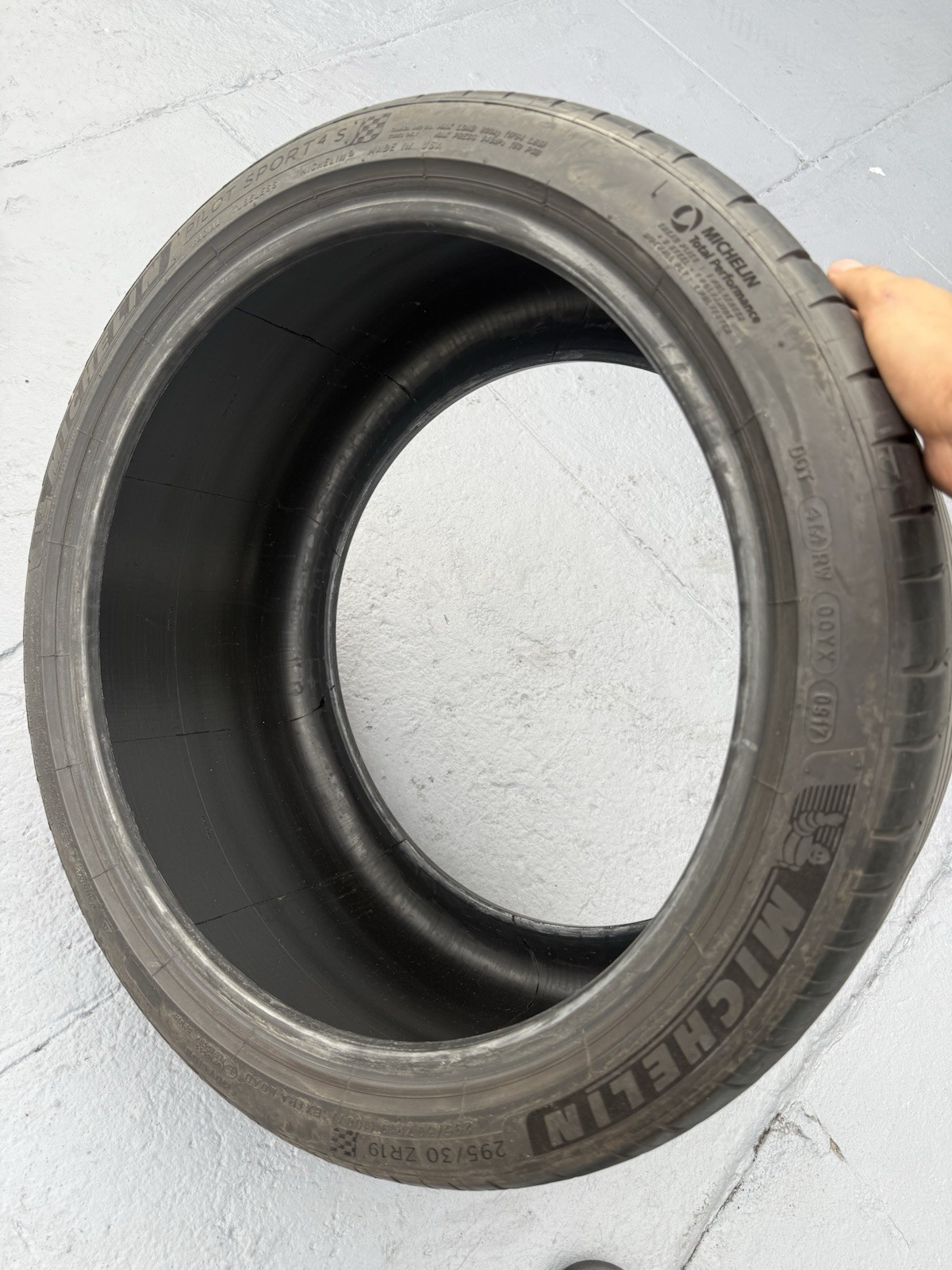 1 Michelin Pilot Sport 4s 295 30 ZR19 NO REPAIRS or DAMAGE (70% tread left)