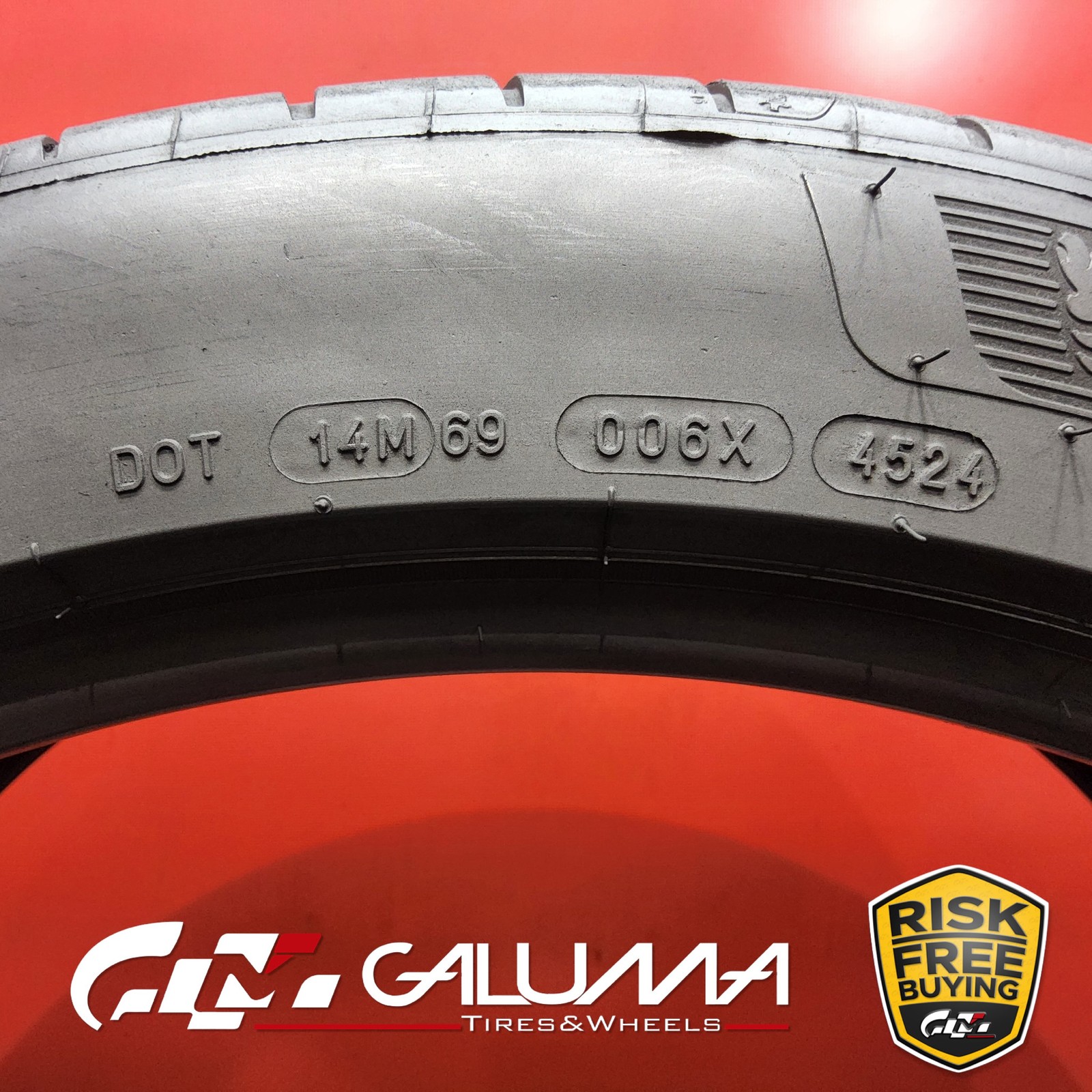 1 (One) Tire Michelin Pilot Sport 4S (MO1) XL 285/40ZR23 111Y No Repairs #94766