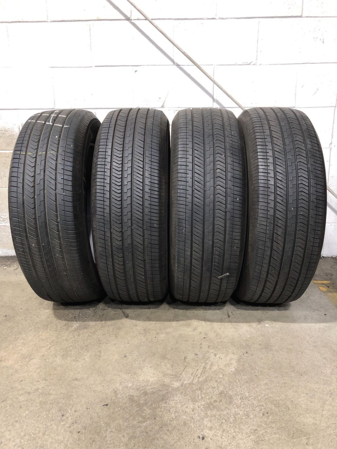 4x P265/60R20 Yokohama Geolandar X-CV G057N 8/32 112 H Used Tires 2656020