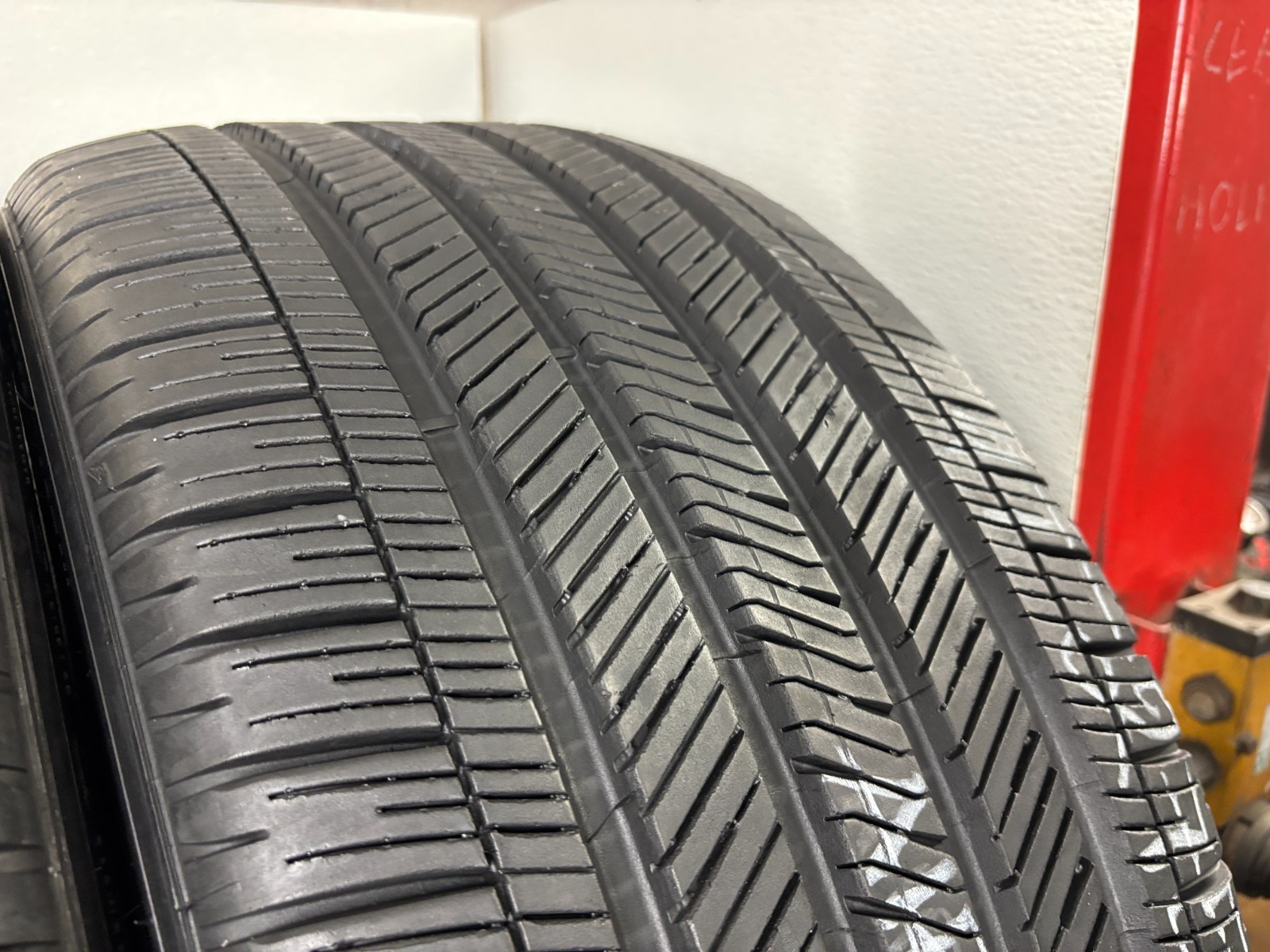 NO SHIPPING ONLY LOCAL PICK UP Set 4 Tires 275 40 22 Goodyear Eagle Touring