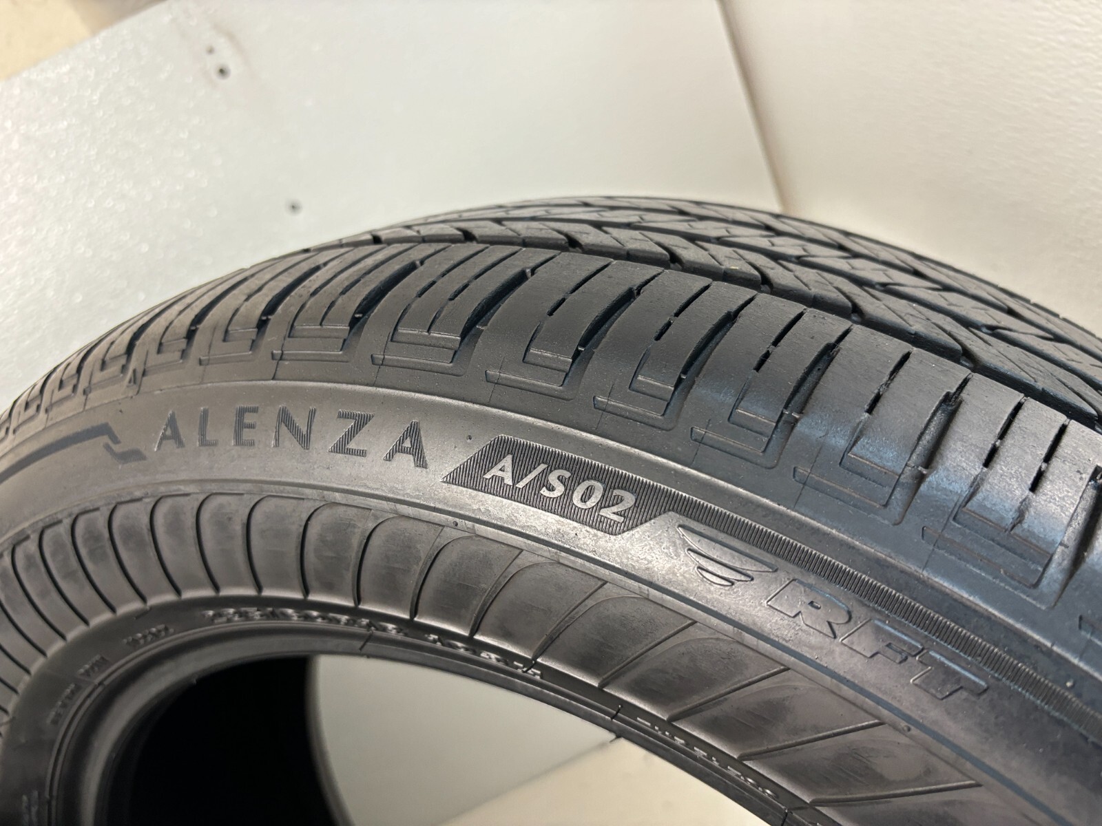 NO SHIPPING ONLY LOCAL PICK UP Set 4 Tires 235 60 18 Bridgestone Alenza A/S RFT