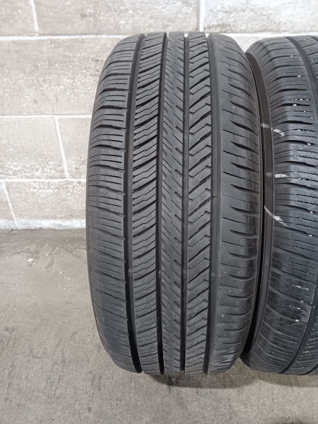 2x P215/50R17 Yokohama YK-GTX ALL SEASON 11/32 95 V Used Tires 2155017