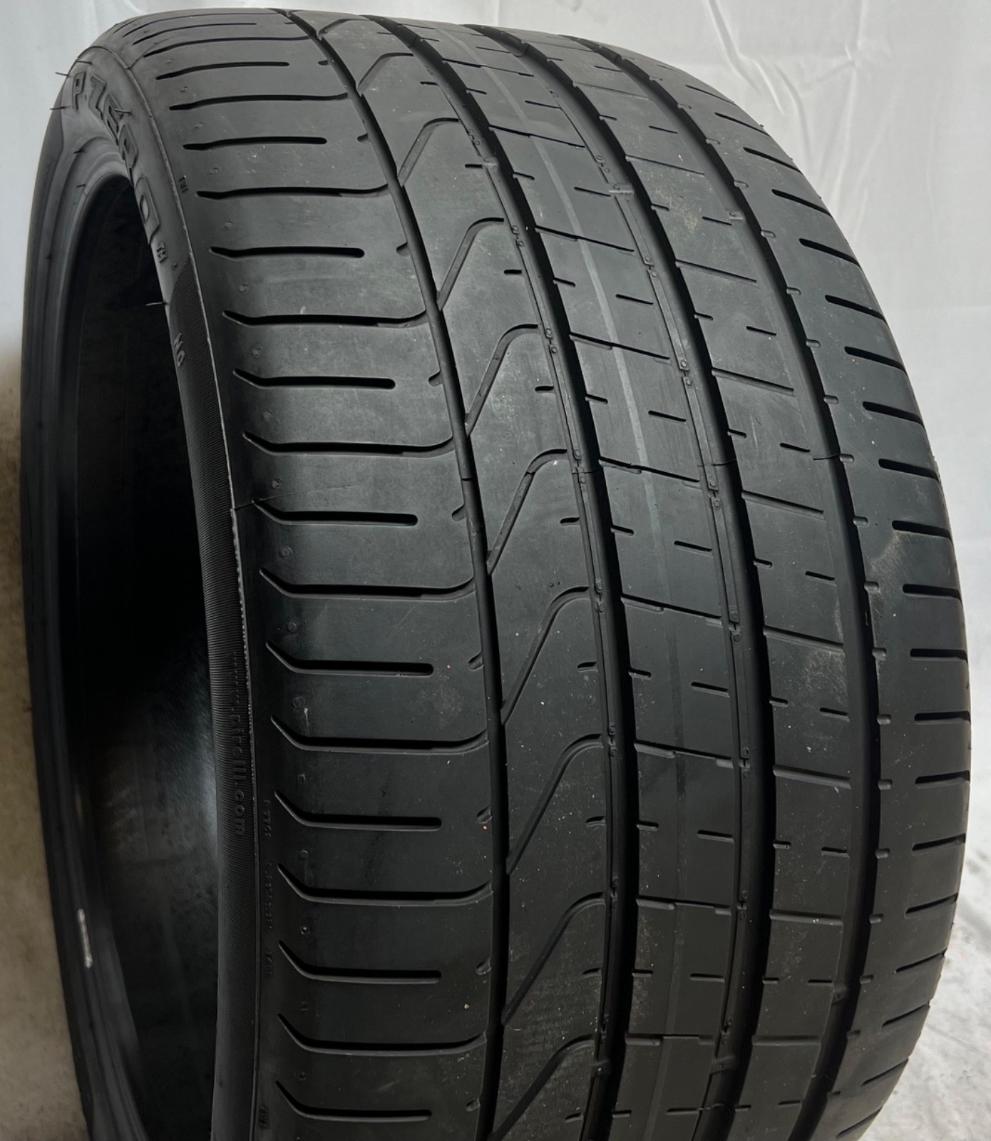 1 – TAKEOFF 295/30ZR20 XL (101Y) Pirelli P Zero (N0) Porsche – 7081 NO REPAIRS