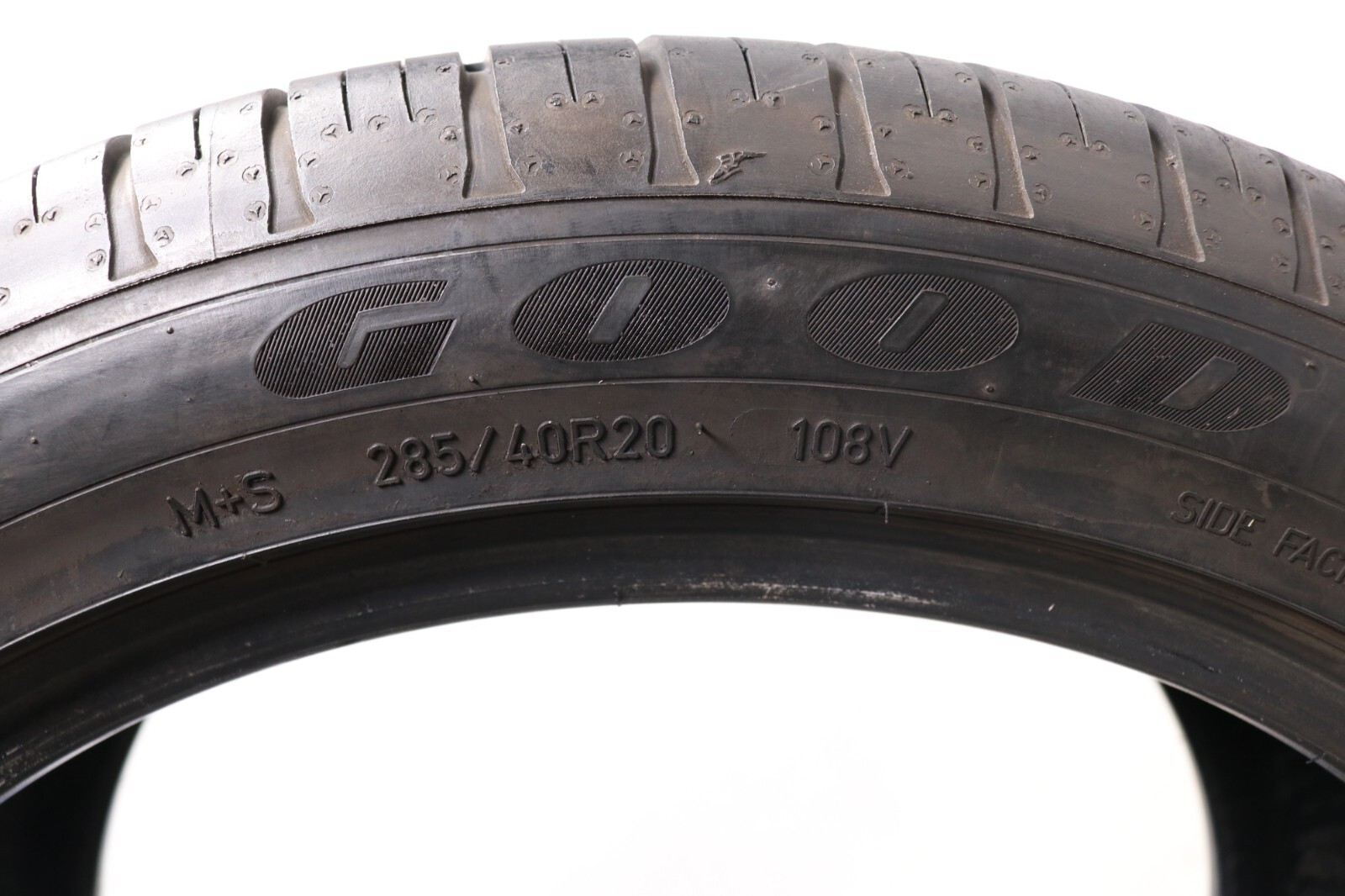 Set of 2 Used 285/40R20 Goodyear Eagle Sport MOExtended – 108V – 7-8/32