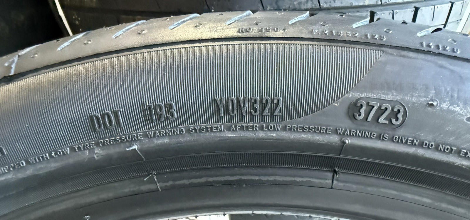 Set of TWO BRAND NEW 275/35R20 102Y Pirelli P Zero MOE Run Flat RFT RF Tires