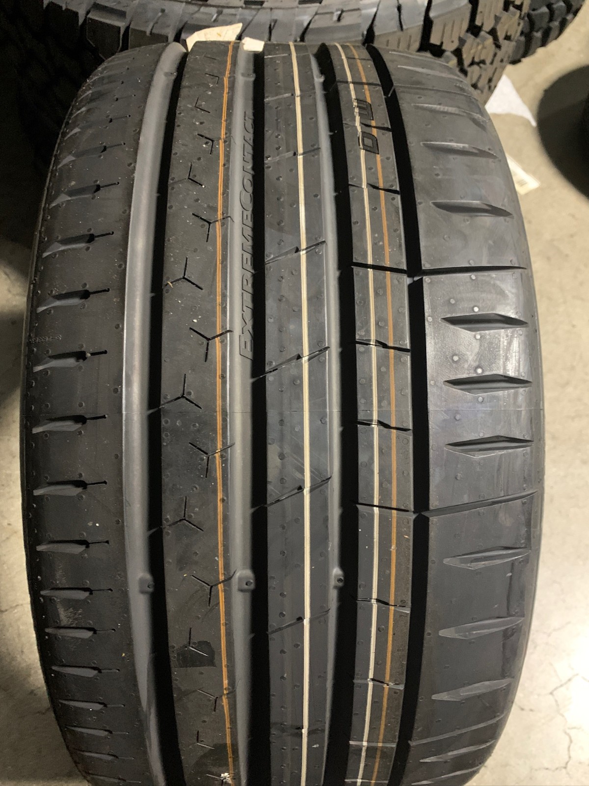 2 Take Off 275 30 20 (97Y) Continental Extreme Contact Sport 02 Summer Tires