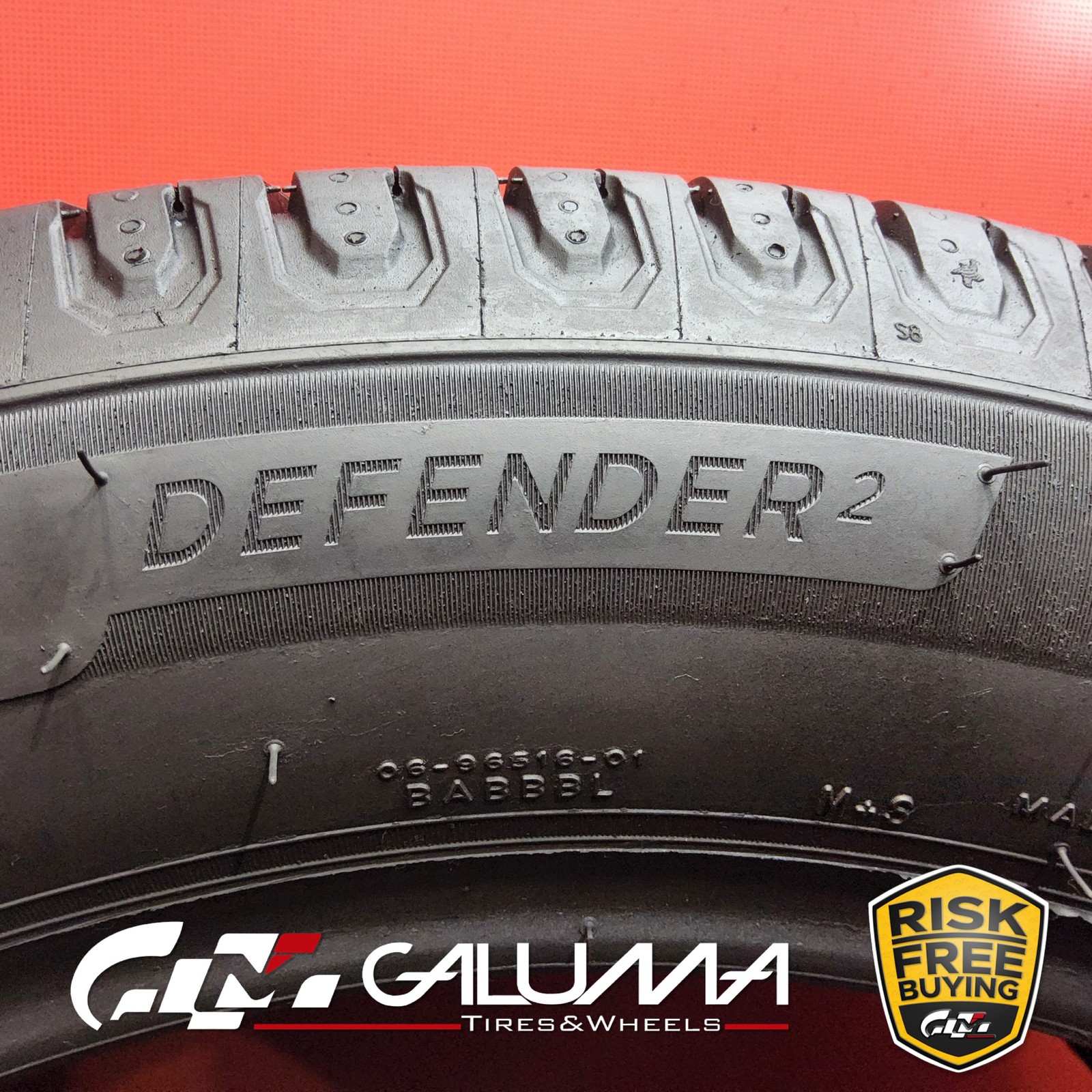 1 (One) Tire Michelin Defender 2 XL 235/55R19 235/55/19 105H No Repairs #94755