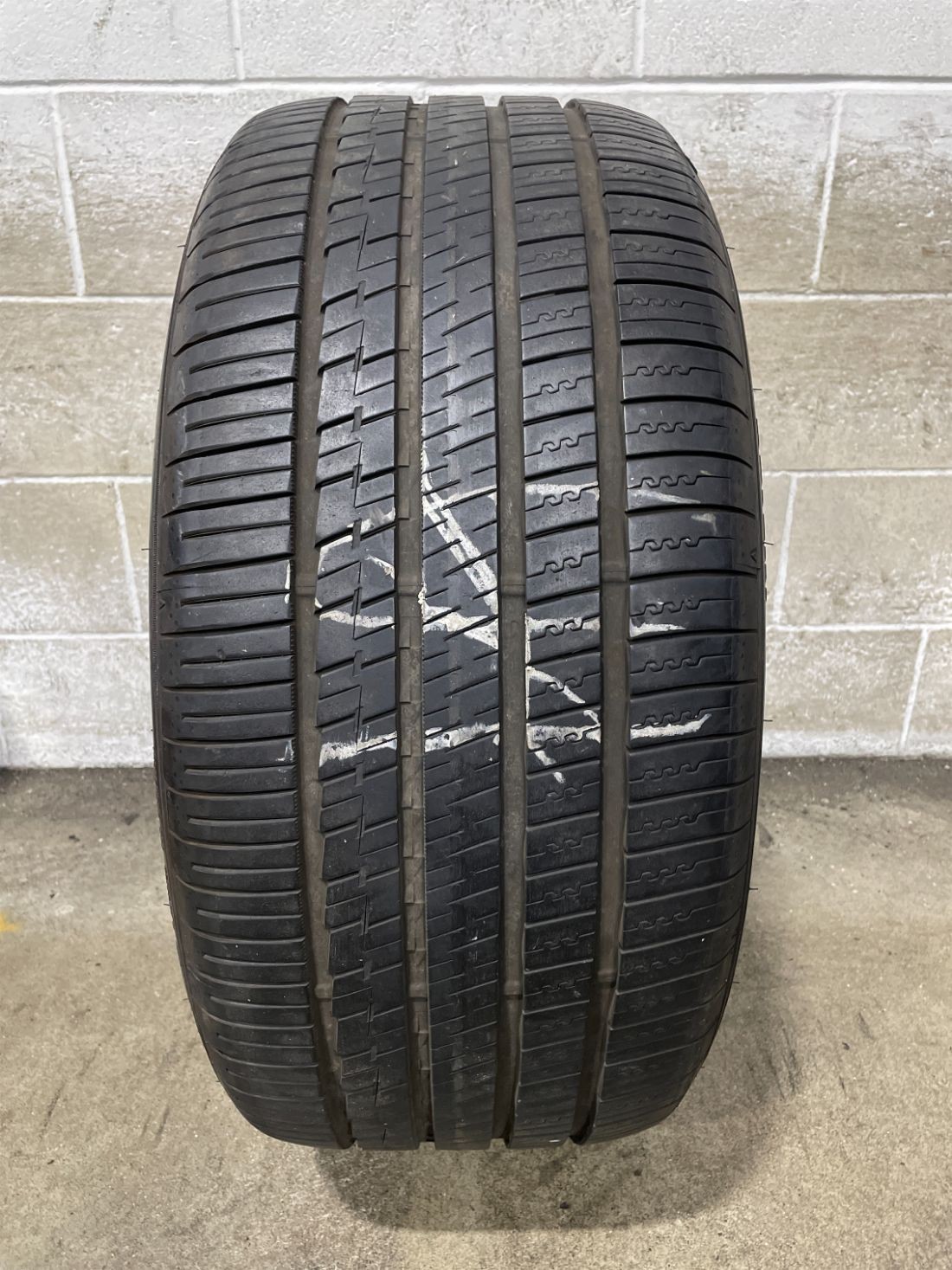 1x P295/45R20 Falken Azenis FK460 A/S 8/32 114 Y Used Tire 2954520