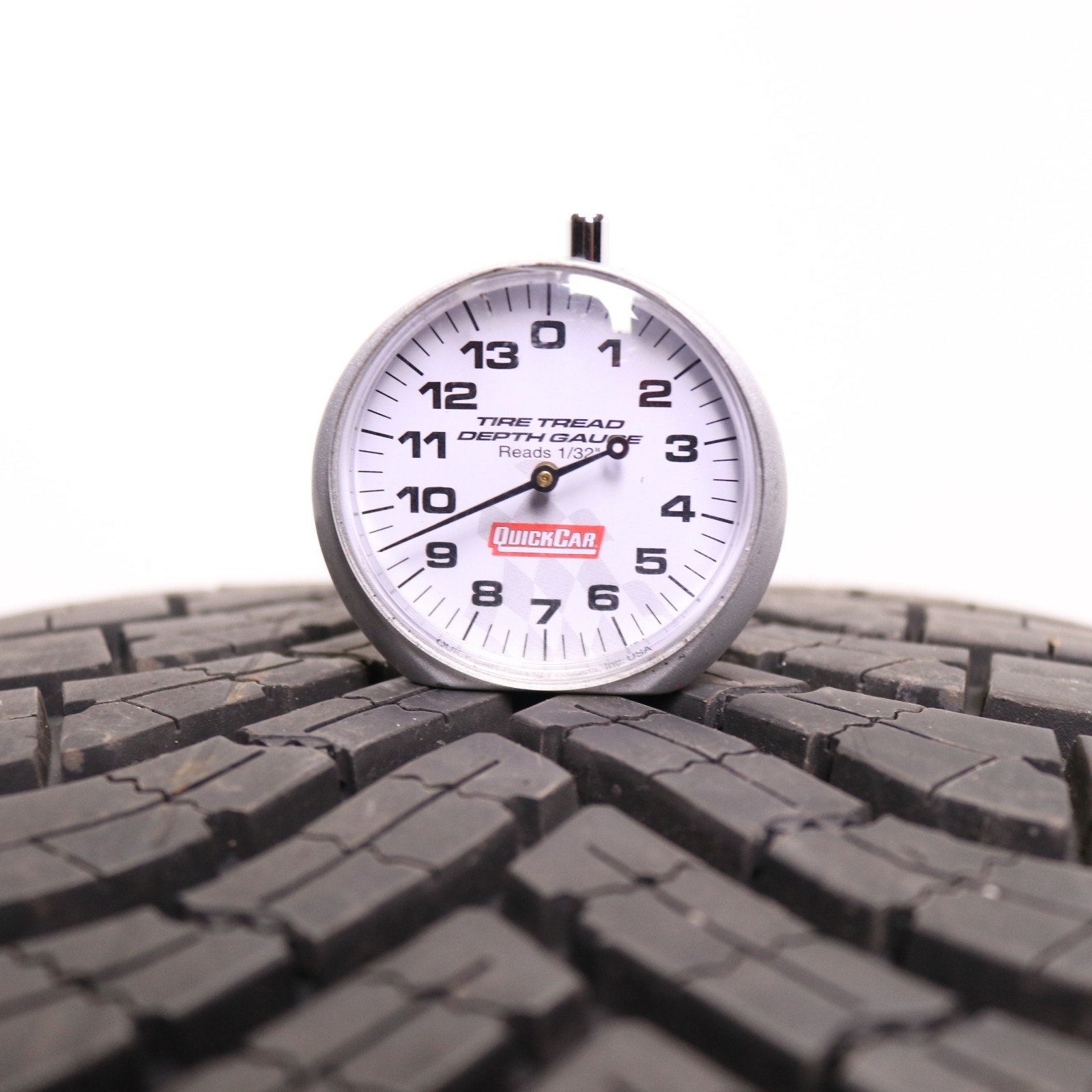 Set of 2 Used 235/45R18 Goodyear Assurance WeatherReady 2 – 98W – 8.5-9.5/32