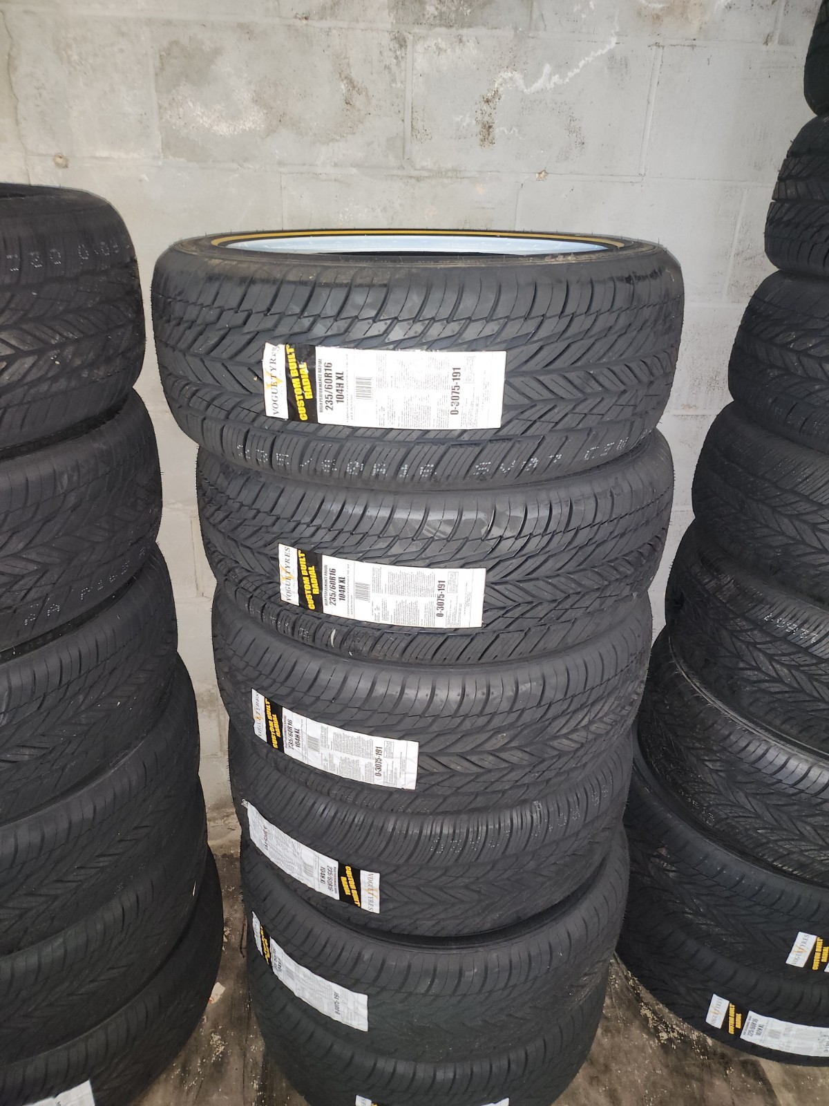 Vogue Custom Built Radial VIII 235/70R15 Tire