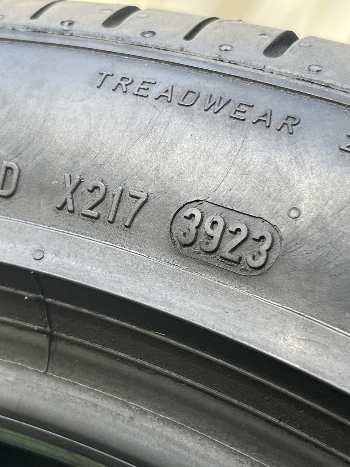 1 Tire Pirelli P Zero PZ4 J LR 265/40ZR22 106Y DOT.3923 6.75/32