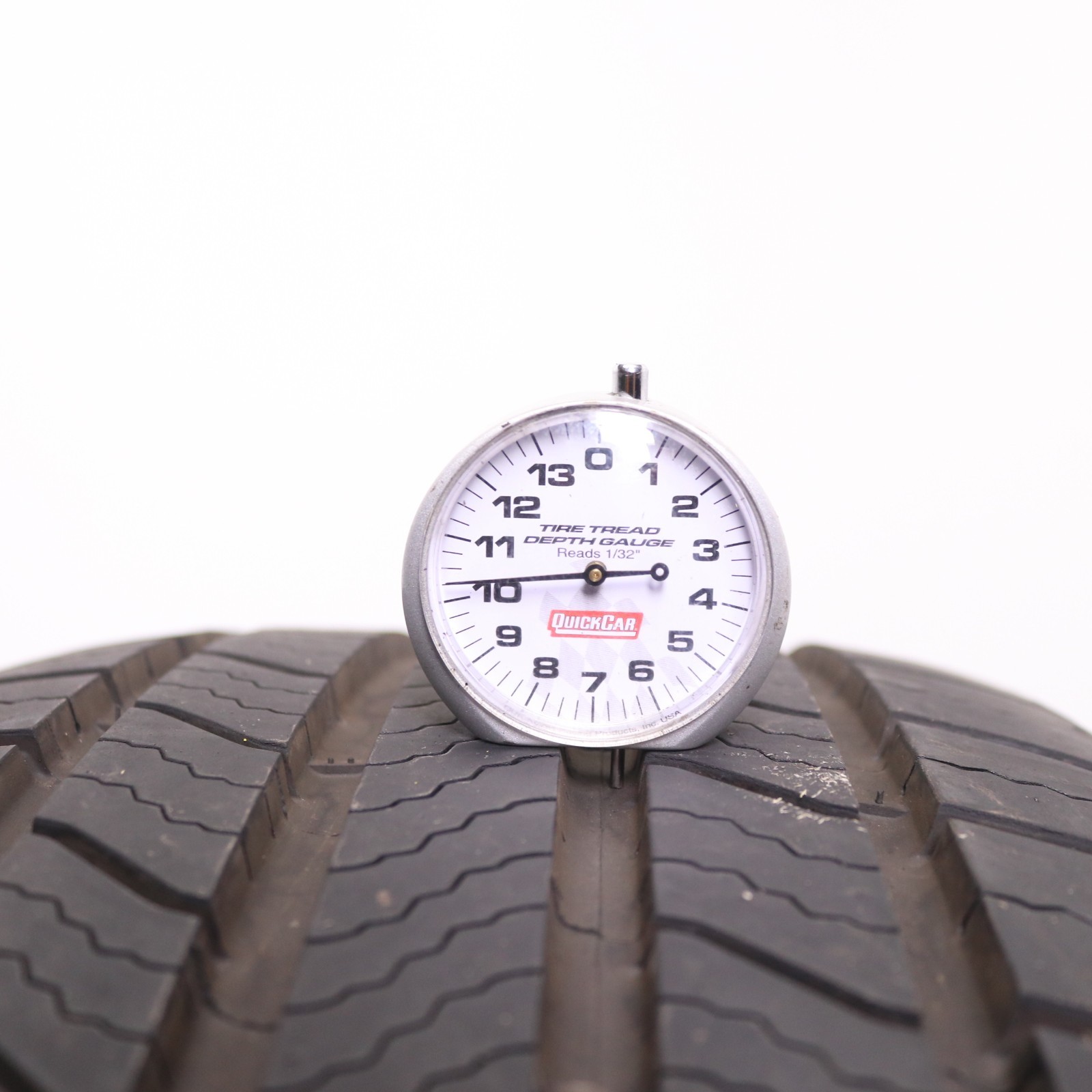 Set of 2 Used 235/50R17 Michelin Defender 2 – 96H – 9-10/32